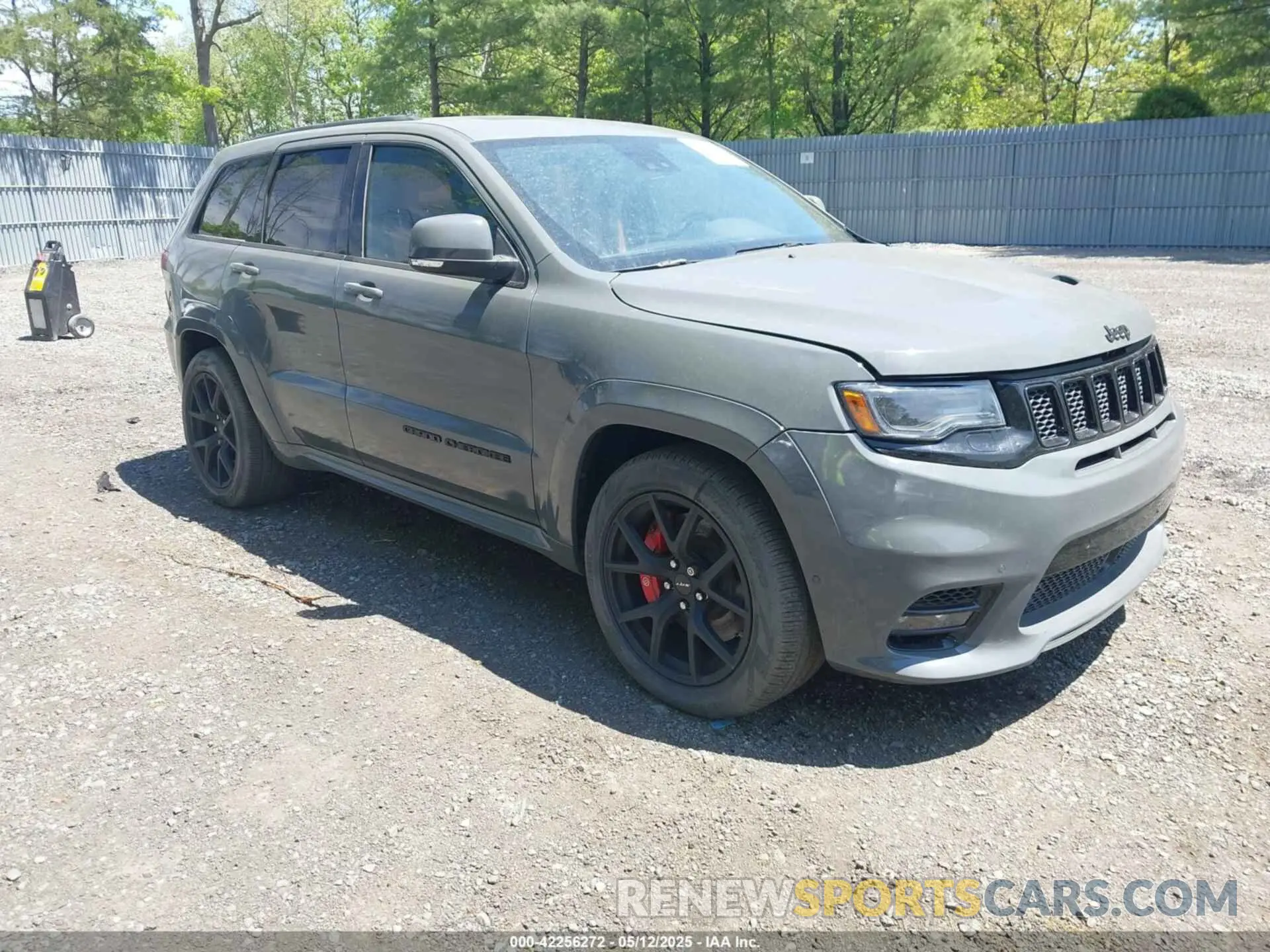 1 Photograph of a damaged car 1C4RJFDJ3LC303268 JEEP GRAND CHEROKEE 2020