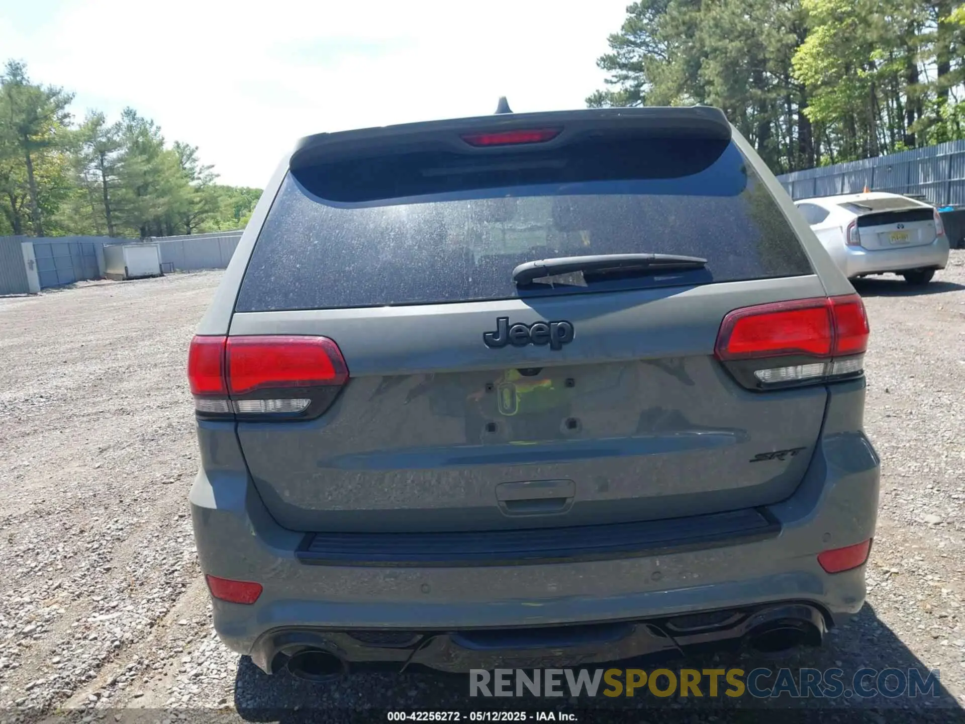 16 Photograph of a damaged car 1C4RJFDJ3LC303268 JEEP GRAND CHEROKEE 2020