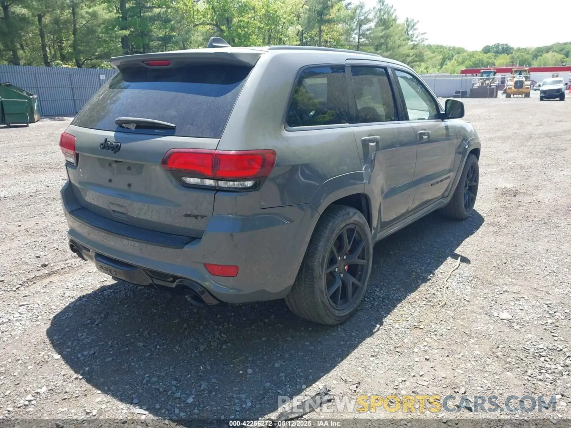 4 Photograph of a damaged car 1C4RJFDJ3LC303268 JEEP GRAND CHEROKEE 2020