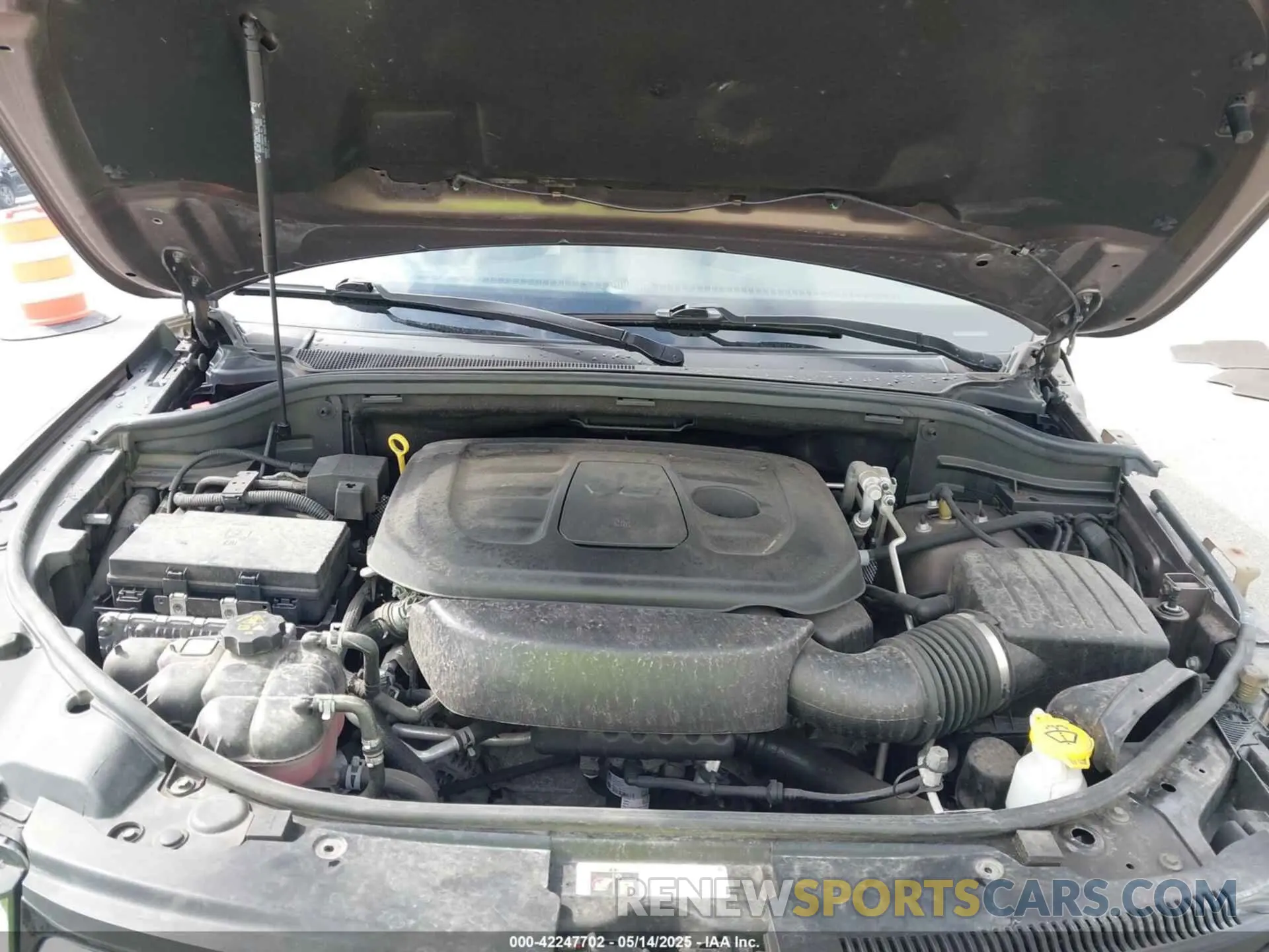 10 Photograph of a damaged car 1C4RJFJG1LC170714 JEEP GRAND CHEROKEE 2020