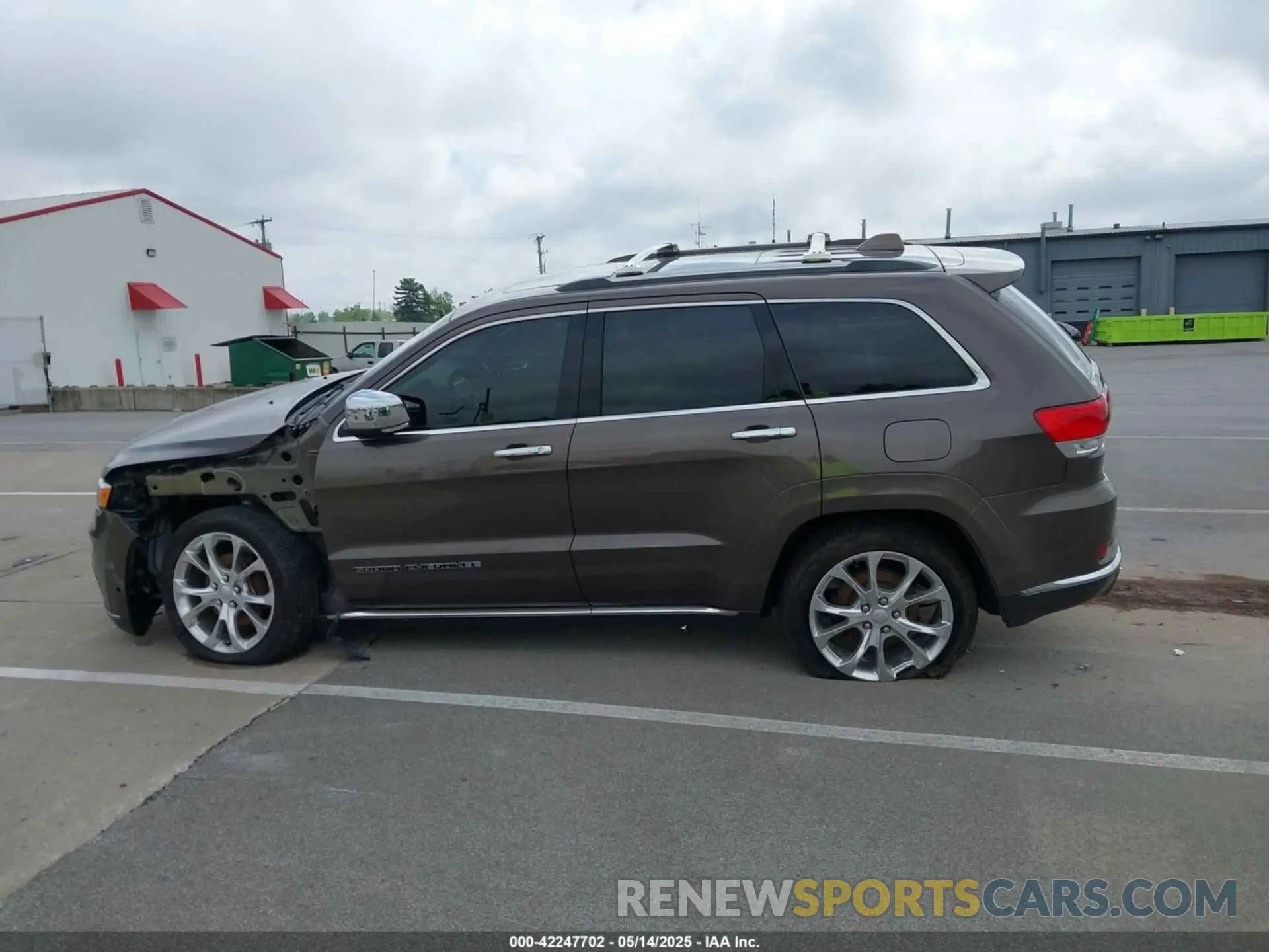 15 Photograph of a damaged car 1C4RJFJG1LC170714 JEEP GRAND CHEROKEE 2020