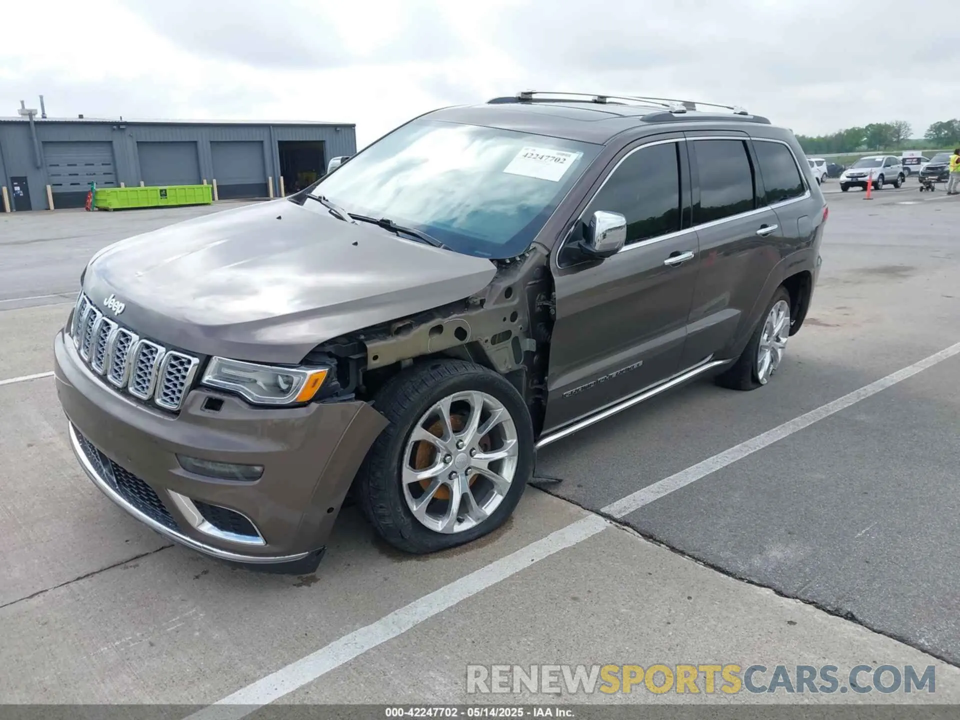 2 Photograph of a damaged car 1C4RJFJG1LC170714 JEEP GRAND CHEROKEE 2020