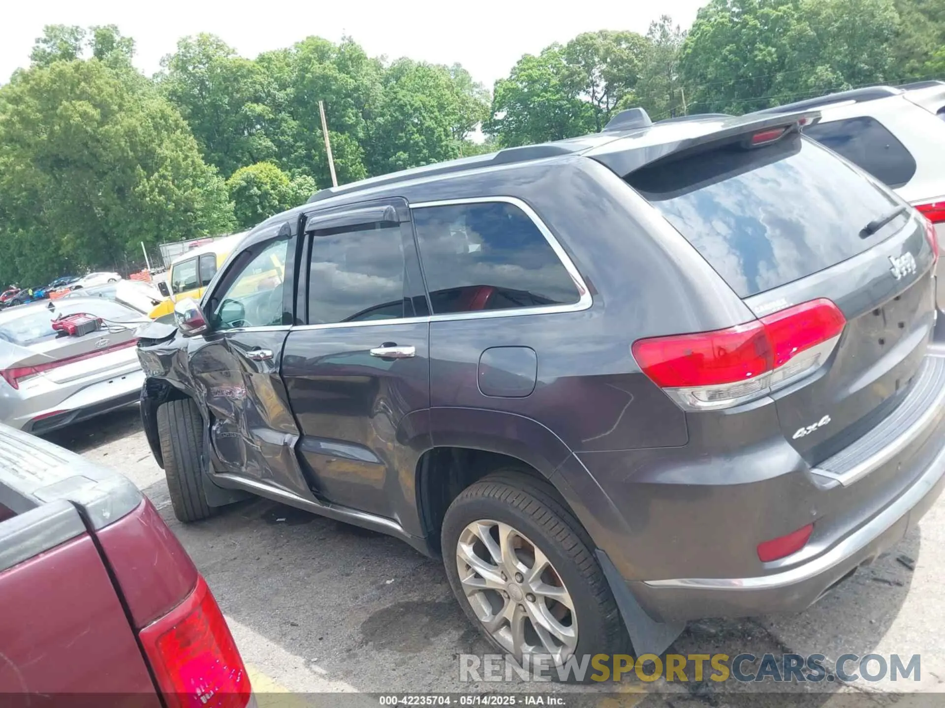 14 Photograph of a damaged car 1C4RJFJT0LC137054 JEEP GRAND CHEROKEE 2020