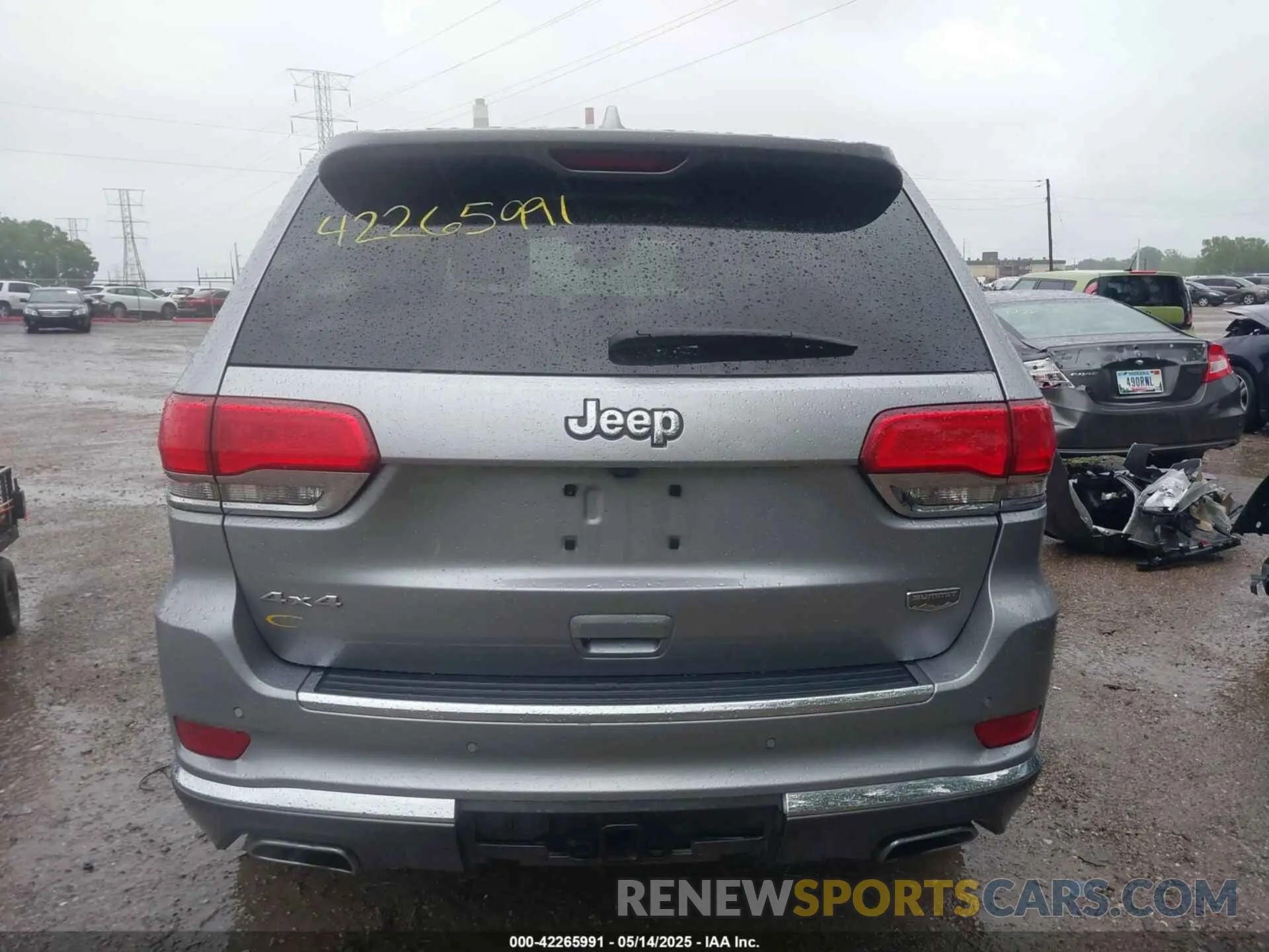 16 Photograph of a damaged car 1C4RJFJT4LC137073 JEEP GRAND CHEROKEE 2020