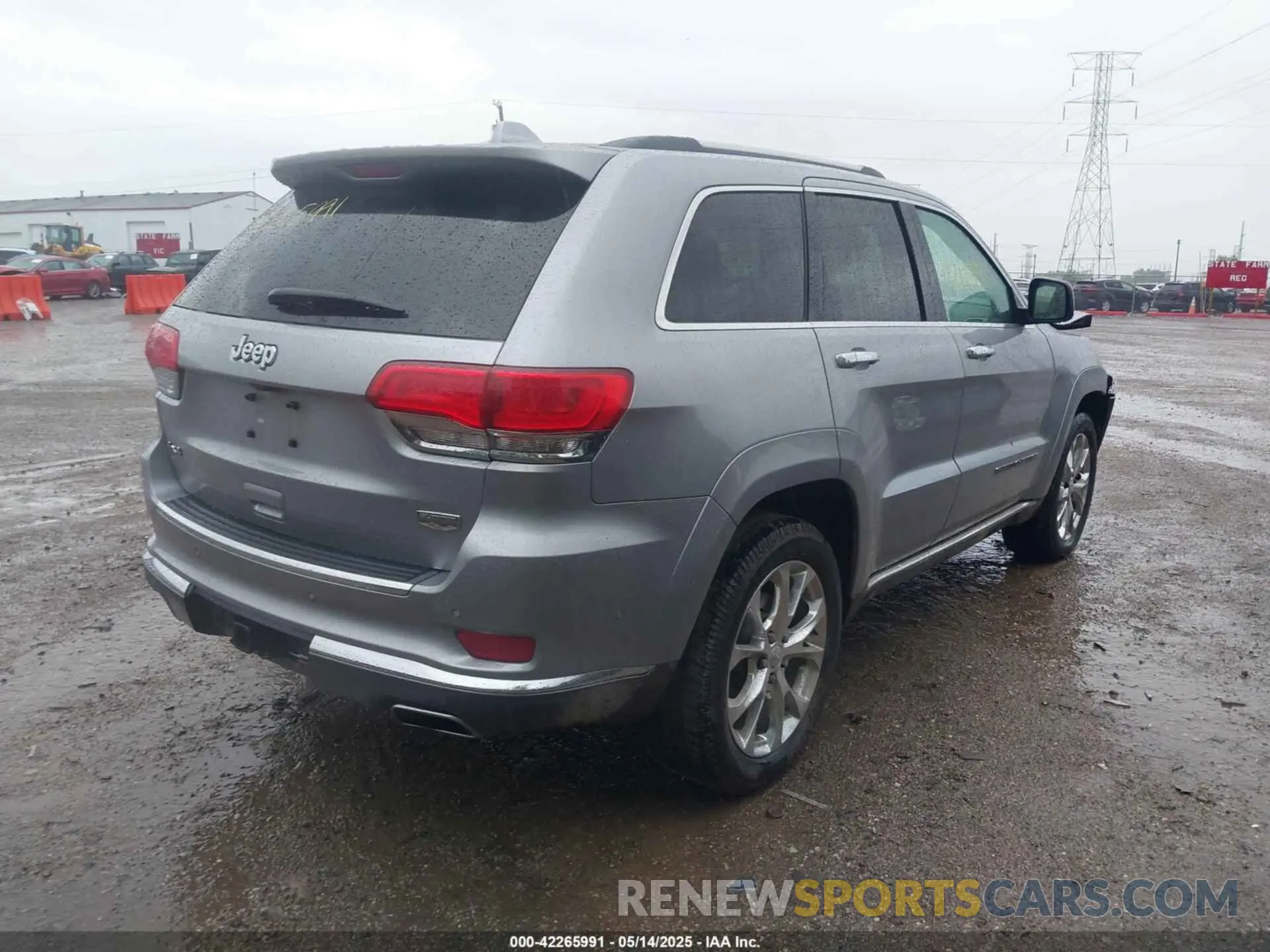 4 Photograph of a damaged car 1C4RJFJT4LC137073 JEEP GRAND CHEROKEE 2020