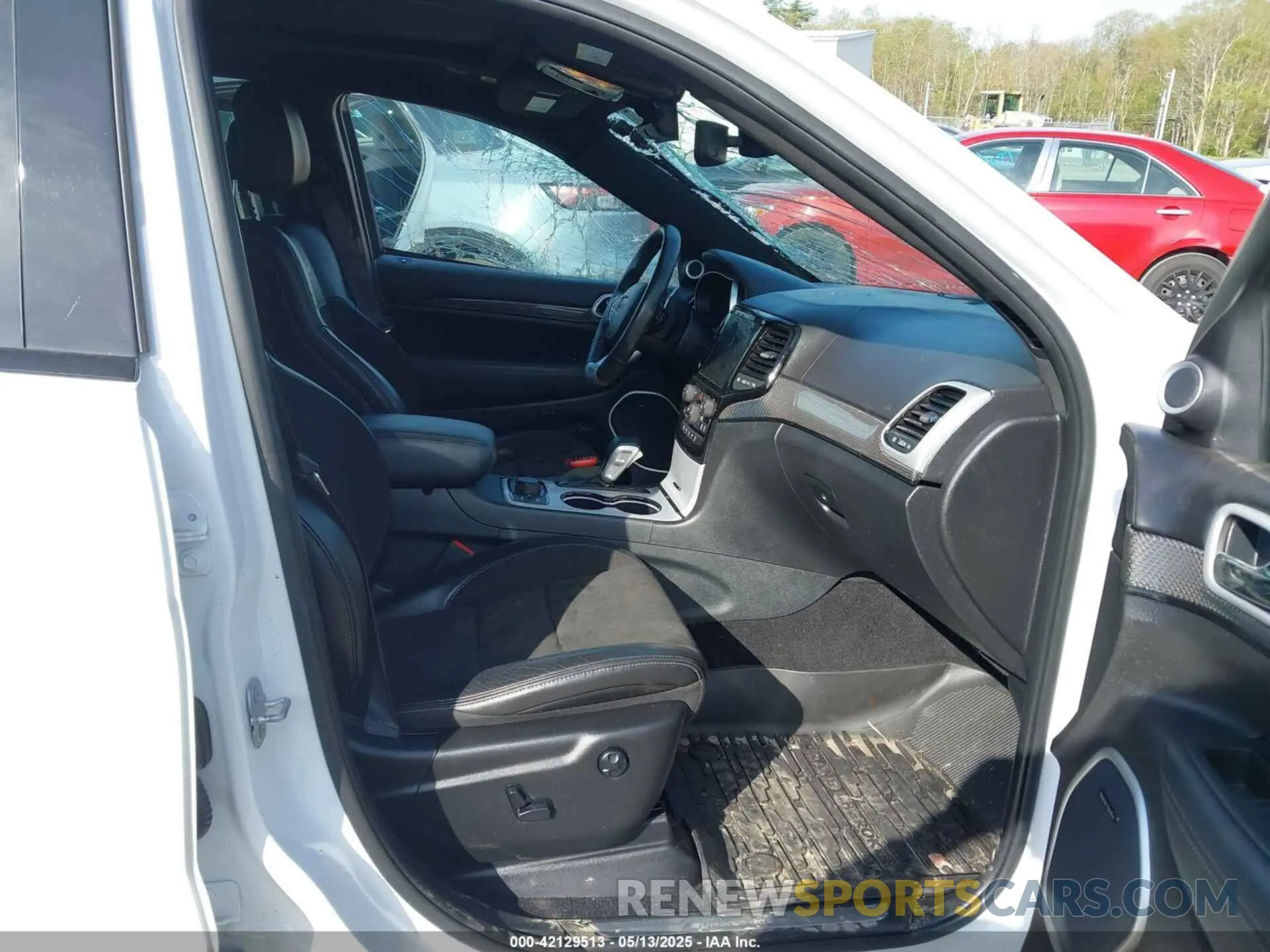 5 Photograph of a damaged car 1C4RJFN9XLC211353 JEEP GRAND CHEROKEE 2020