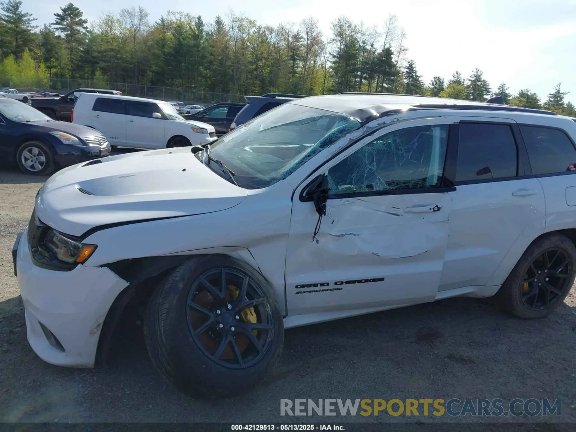 6 Photograph of a damaged car 1C4RJFN9XLC211353 JEEP GRAND CHEROKEE 2020