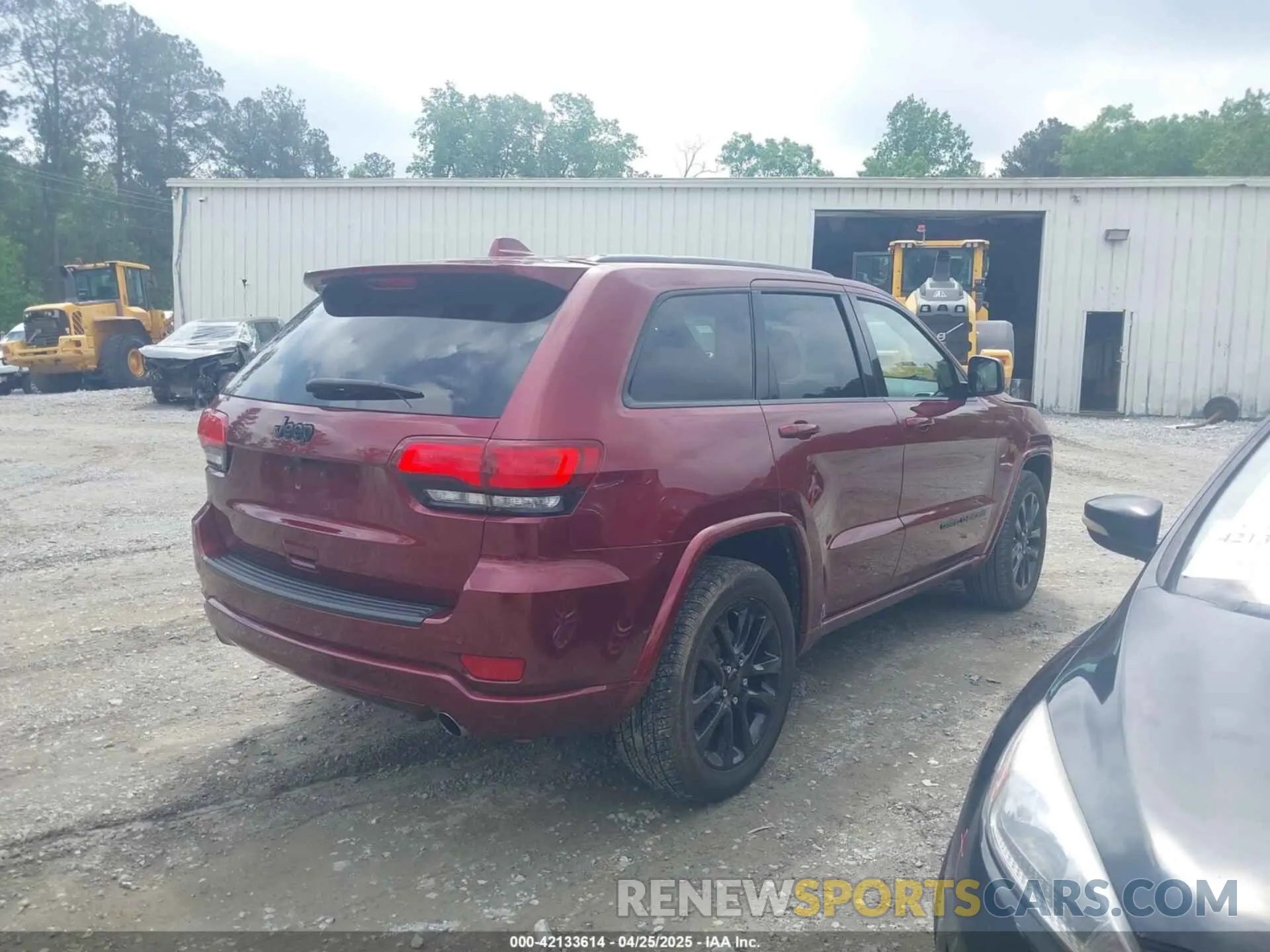 4 Photograph of a damaged car 1C4RJEAG0MC624737 JEEP GRAND CHEROKEE 2021