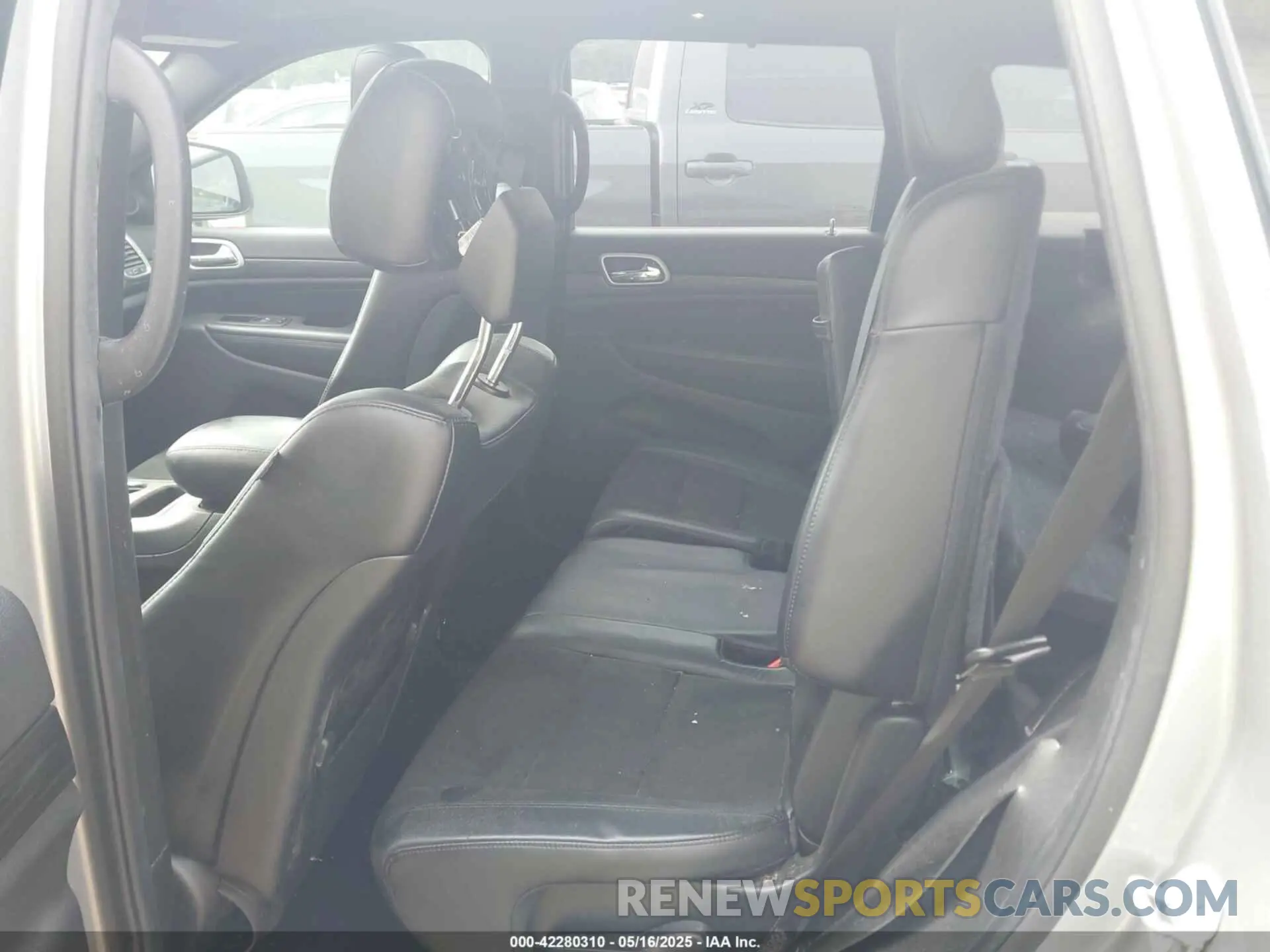 8 Photograph of a damaged car 1C4RJEAG0MC625113 JEEP GRAND CHEROKEE 2021
