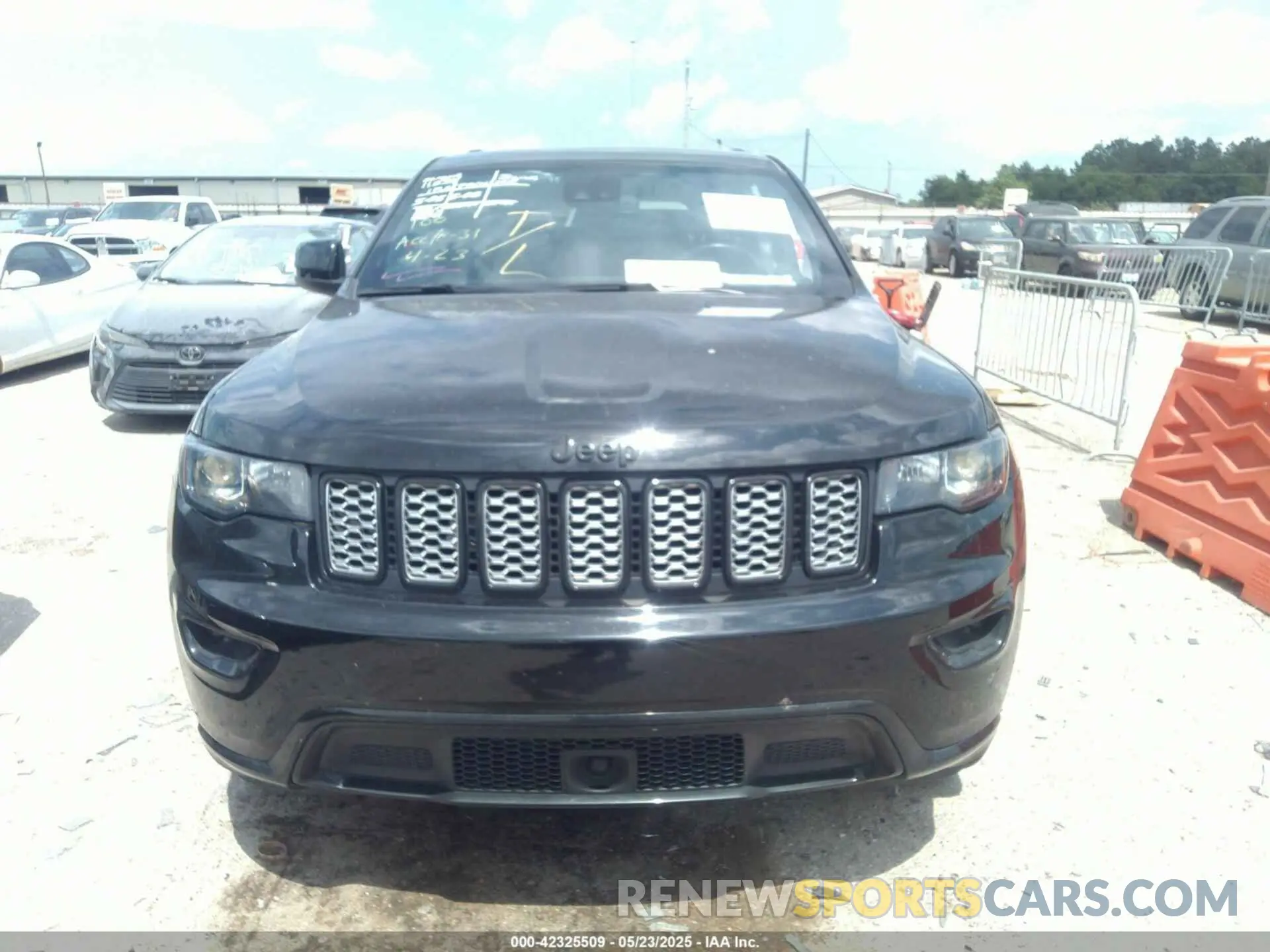 13 Photograph of a damaged car 1C4RJEAG0MC814070 JEEP GRAND CHEROKEE 2021