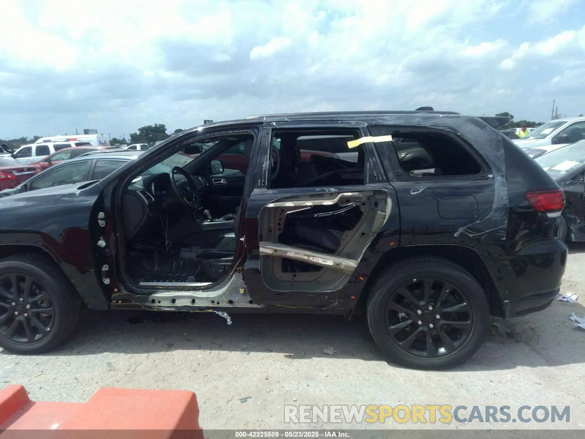 15 Photograph of a damaged car 1C4RJEAG0MC814070 JEEP GRAND CHEROKEE 2021