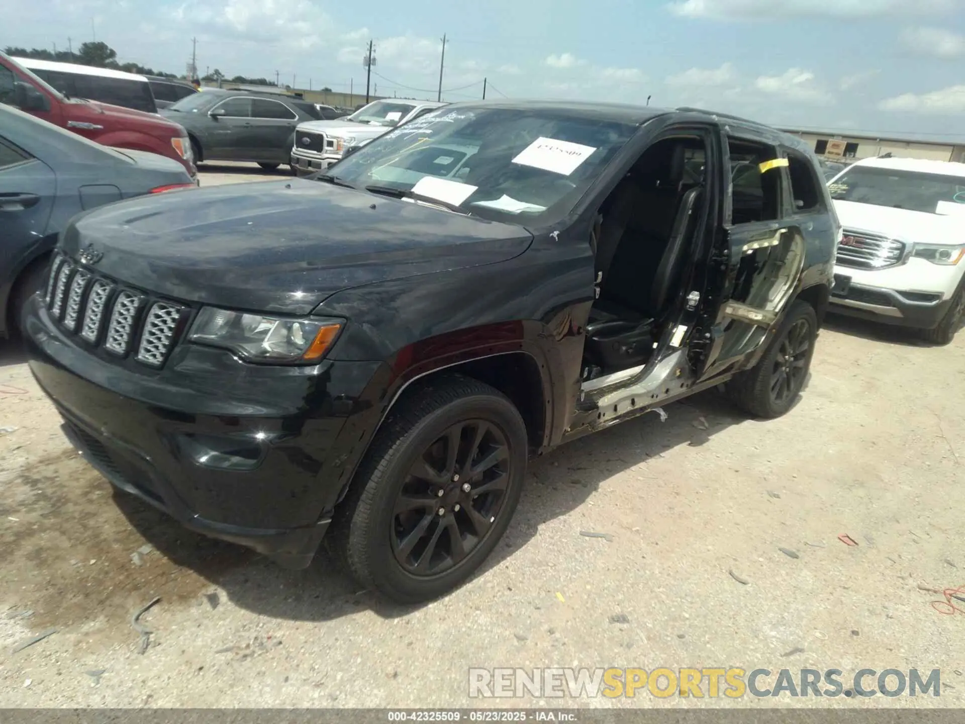 2 Photograph of a damaged car 1C4RJEAG0MC814070 JEEP GRAND CHEROKEE 2021