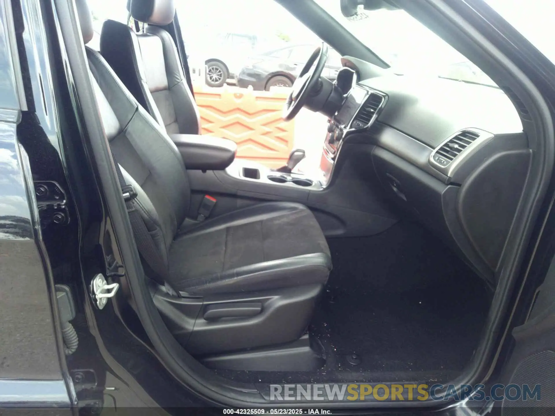 5 Photograph of a damaged car 1C4RJEAG0MC814070 JEEP GRAND CHEROKEE 2021