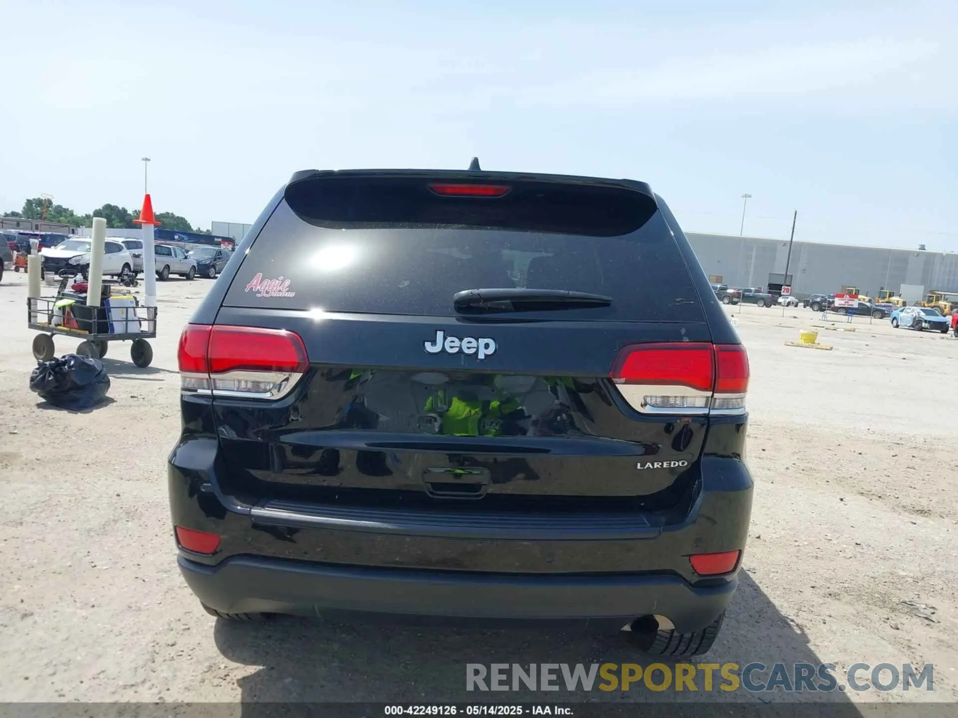 17 Photograph of a damaged car 1C4RJEAG3MC719289 JEEP GRAND CHEROKEE 2021