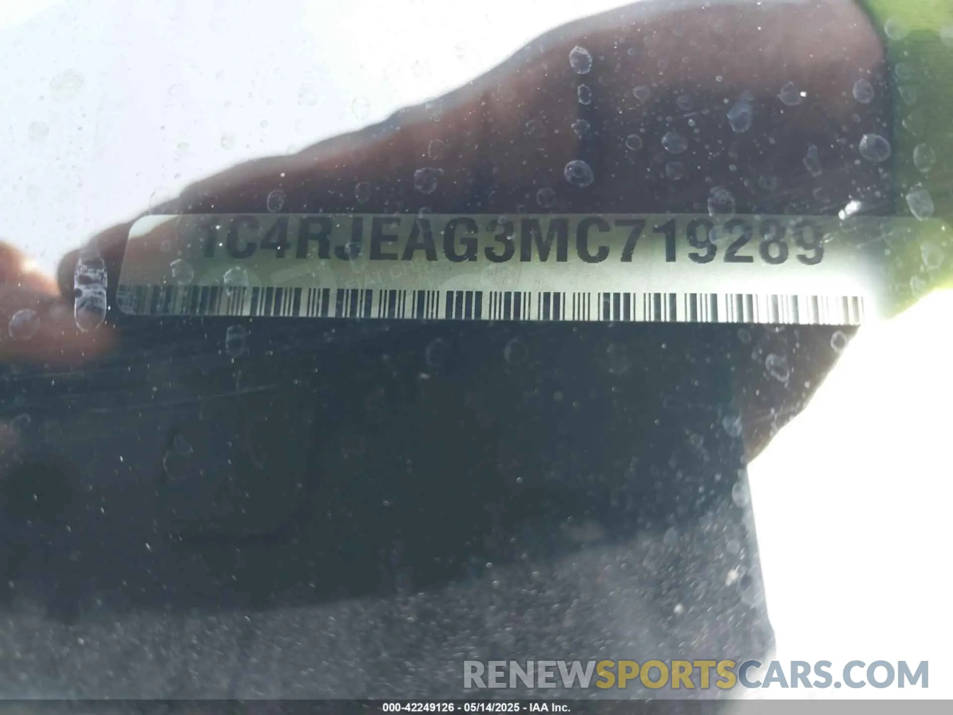 9 Photograph of a damaged car 1C4RJEAG3MC719289 JEEP GRAND CHEROKEE 2021