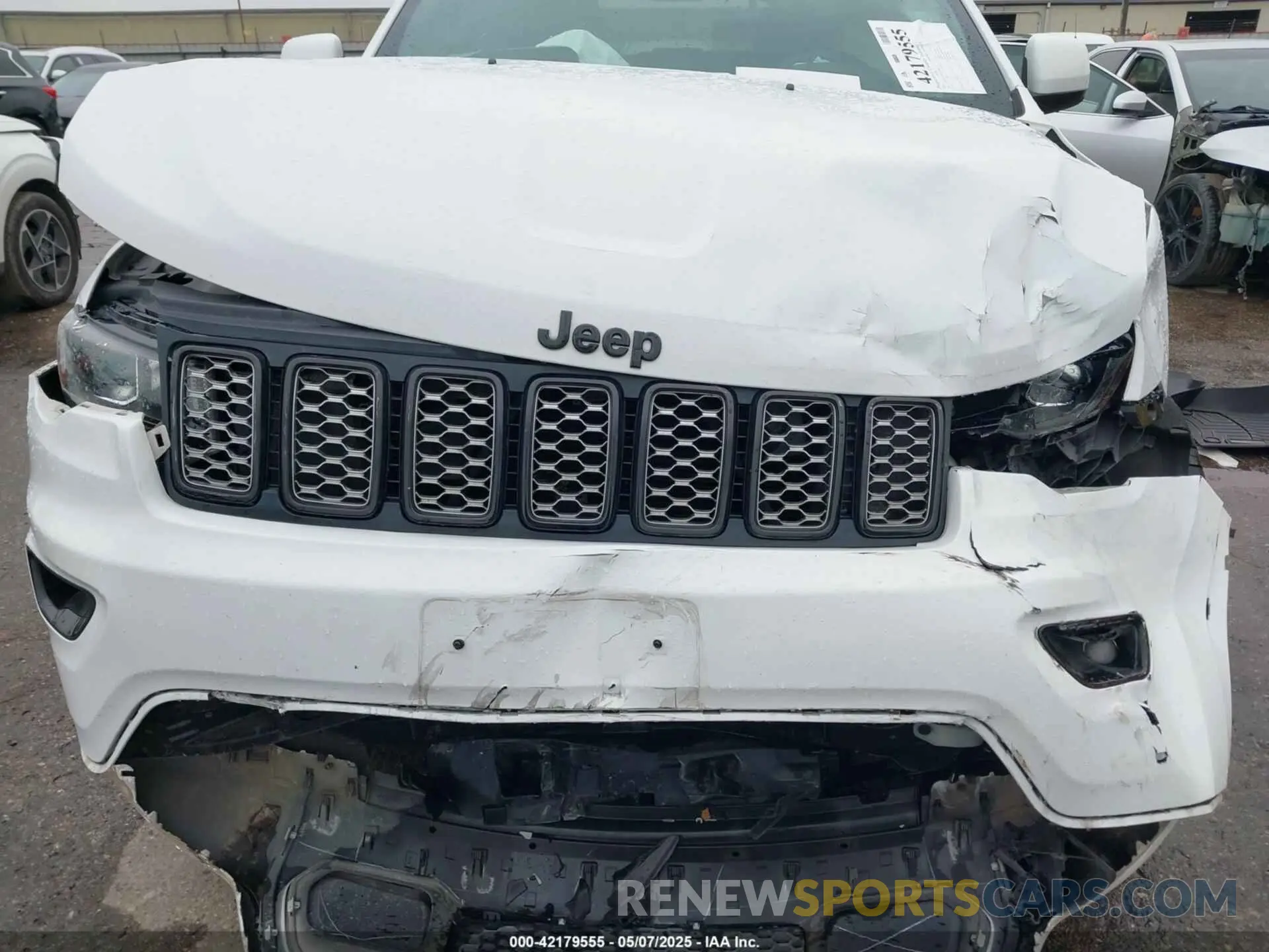 12 Photograph of a damaged car 1C4RJEAG4MC597428 JEEP GRAND CHEROKEE 2021
