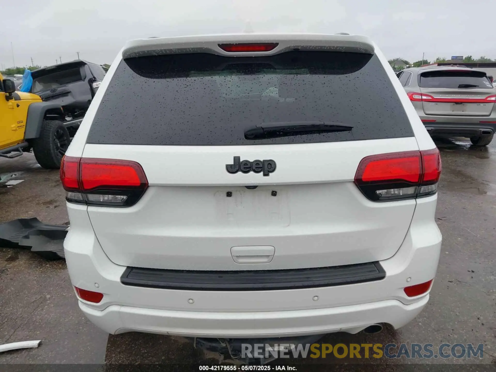 16 Photograph of a damaged car 1C4RJEAG4MC597428 JEEP GRAND CHEROKEE 2021