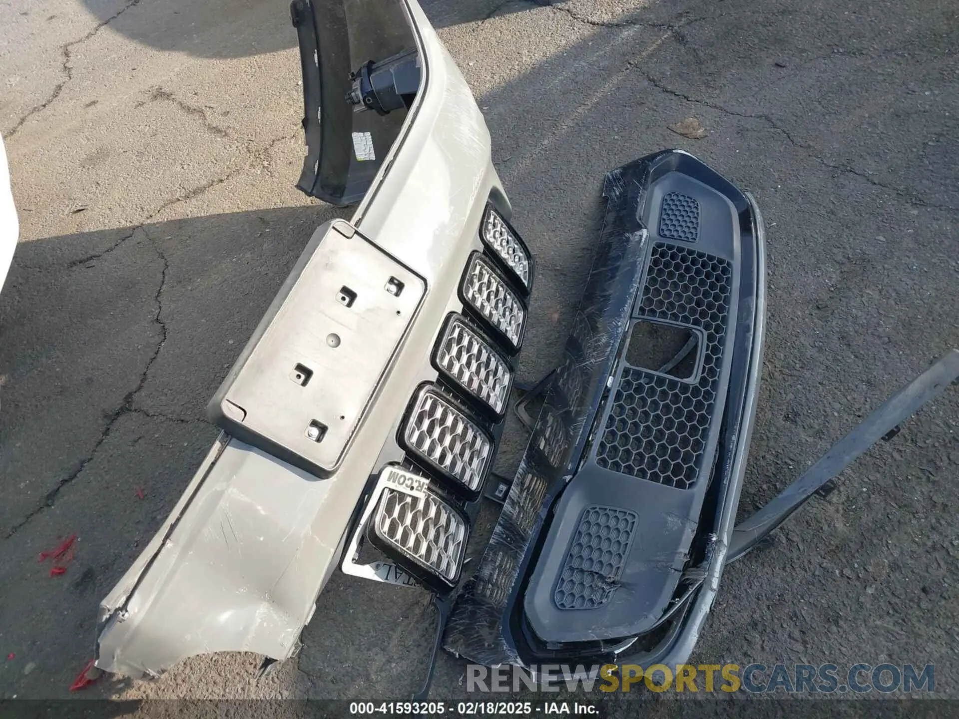 12 Photograph of a damaged car 1C4RJEAG7MC785604 JEEP GRAND CHEROKEE 2021