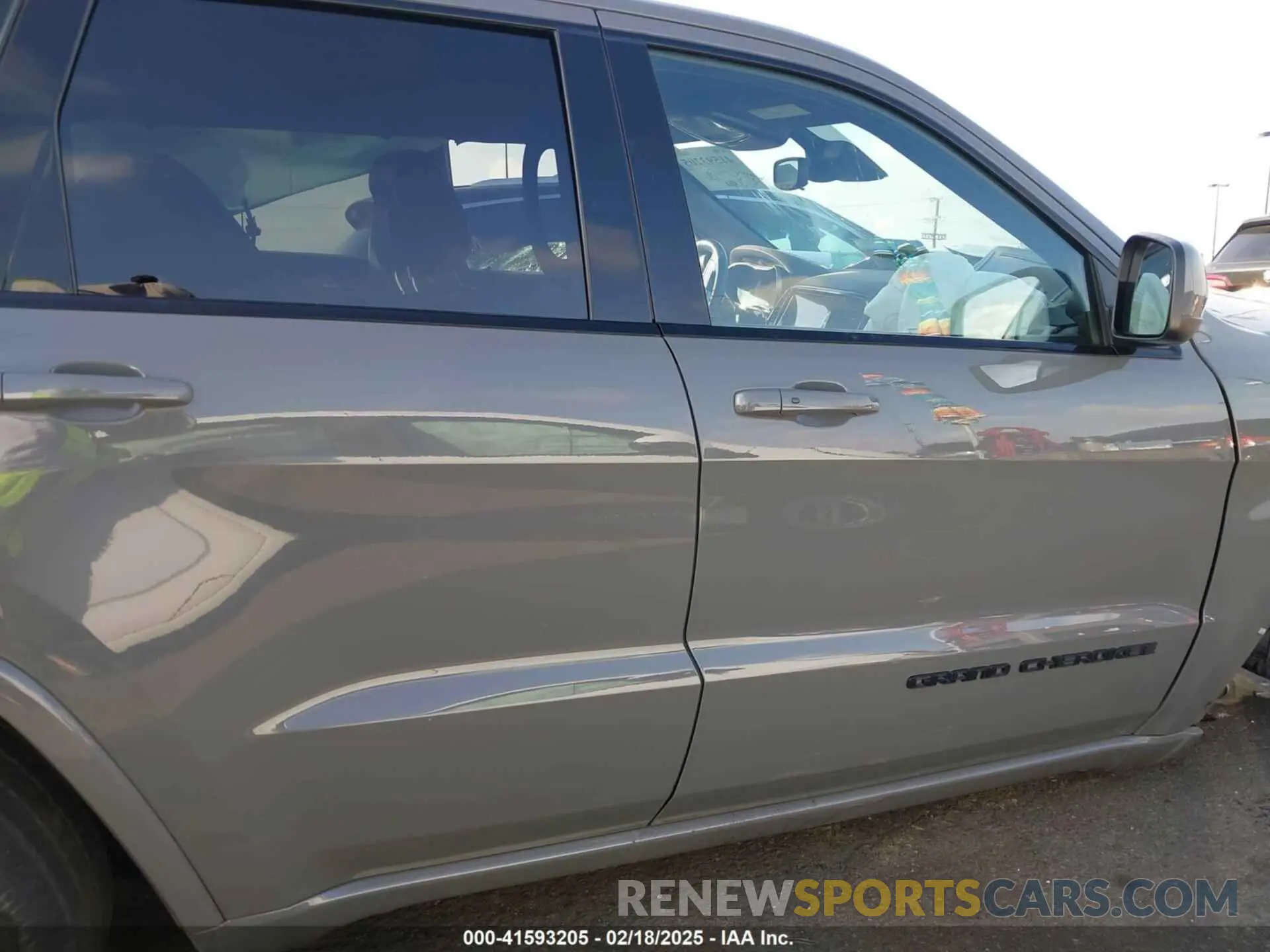 14 Photograph of a damaged car 1C4RJEAG7MC785604 JEEP GRAND CHEROKEE 2021