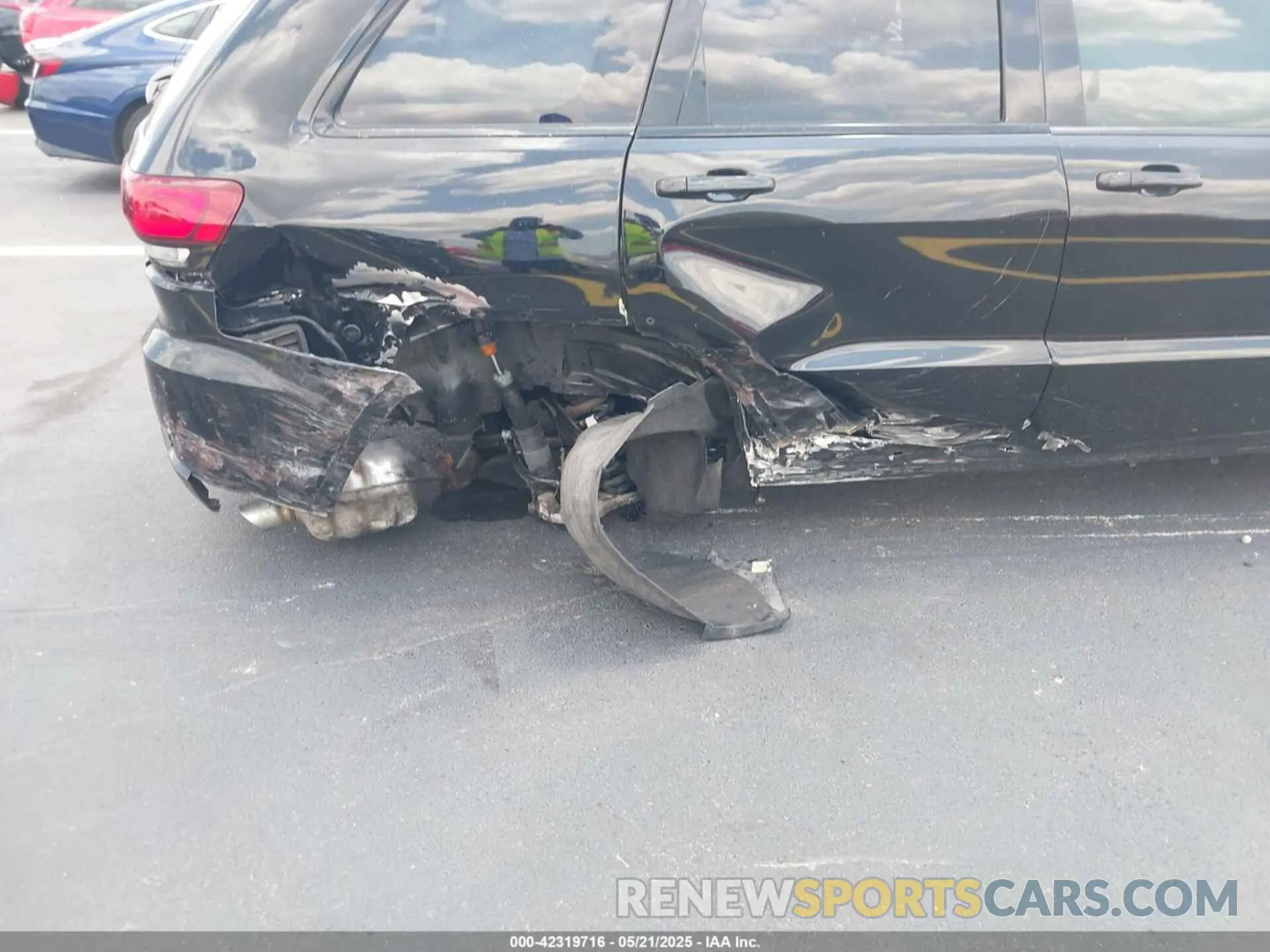 6 Photograph of a damaged car 1C4RJEAG7MC844473 JEEP GRAND CHEROKEE 2021