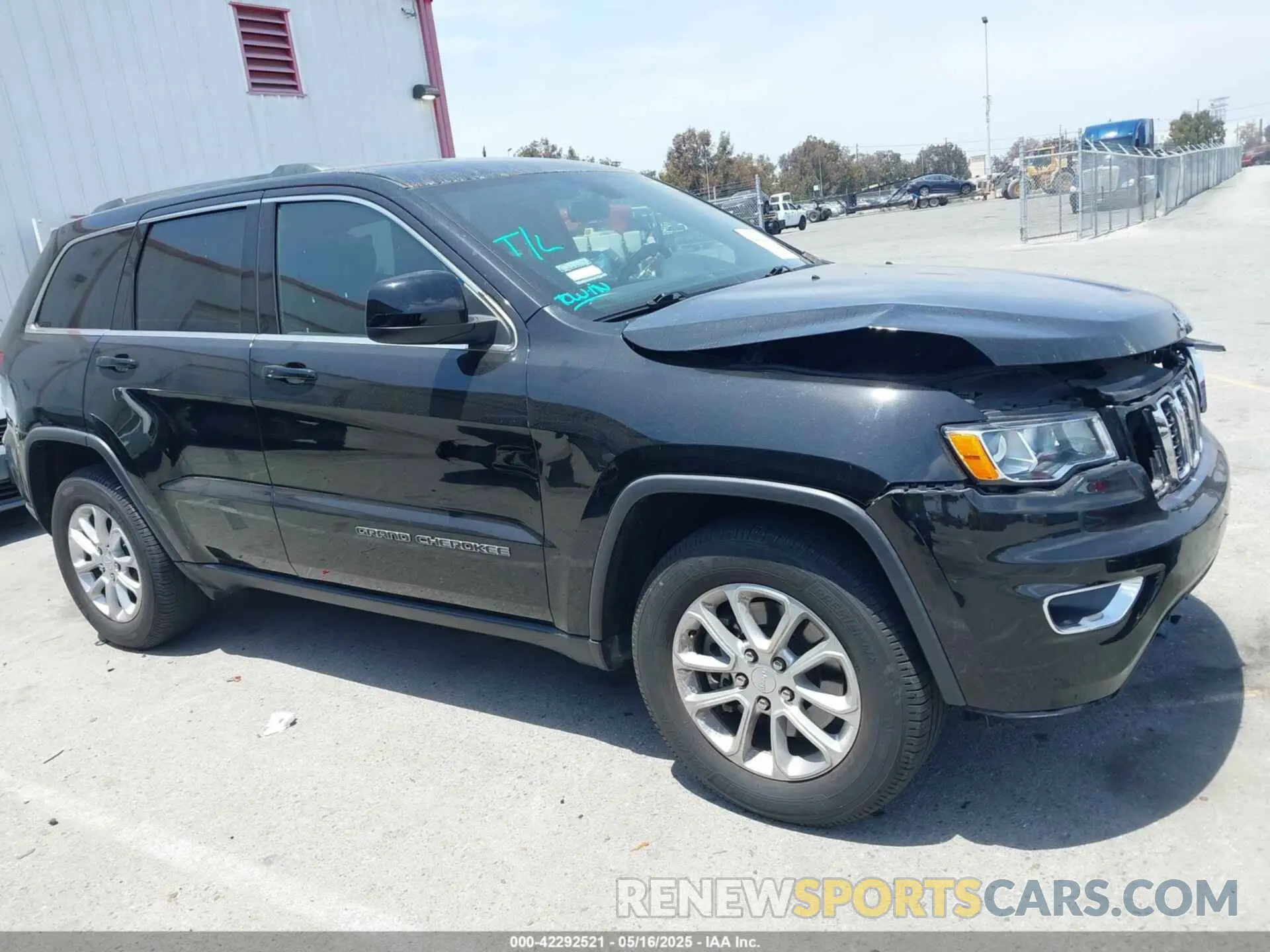 14 Photograph of a damaged car 1C4RJEAG9MC631153 JEEP GRAND CHEROKEE 2021