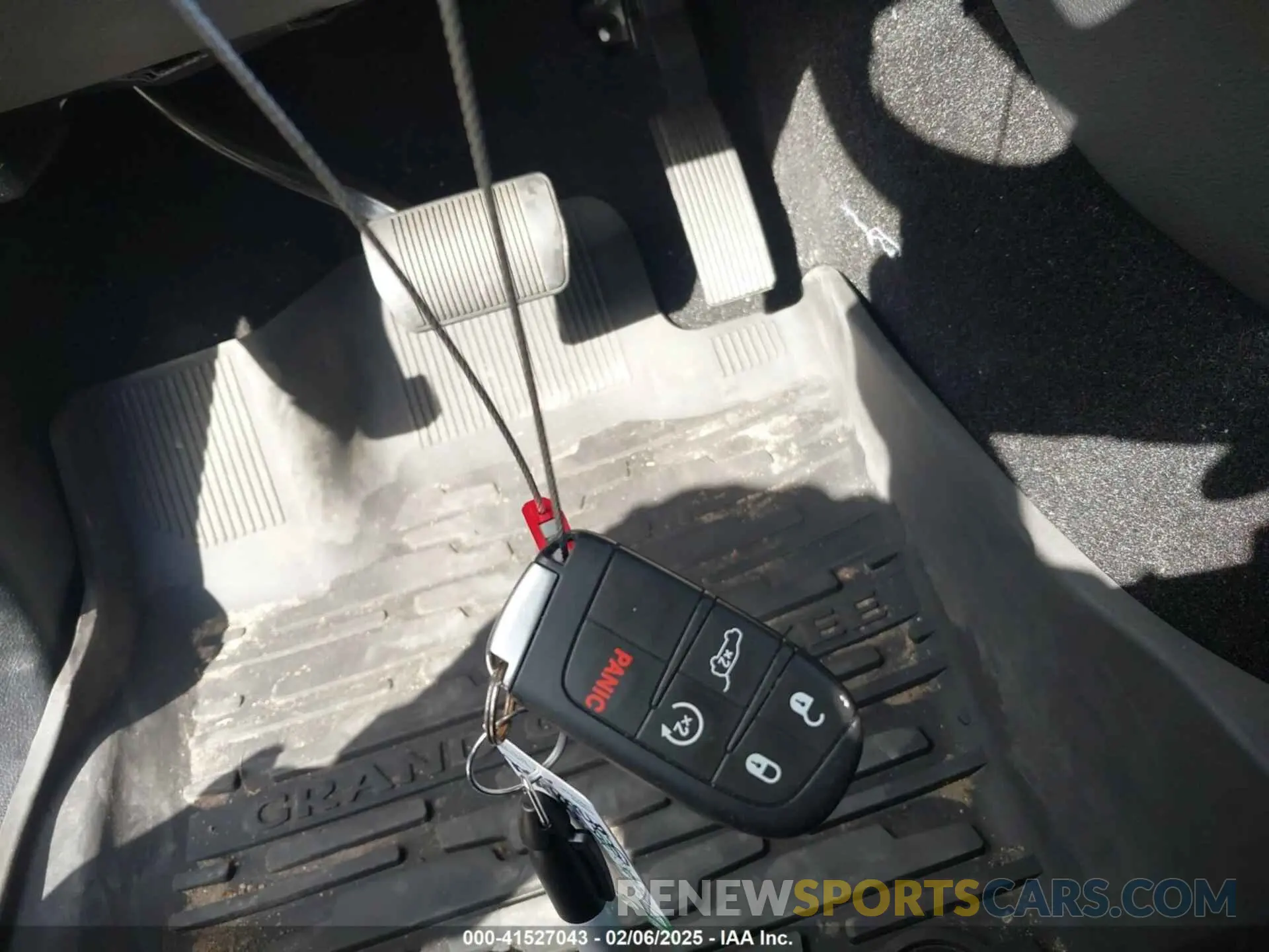 11 Photograph of a damaged car 1C4RJEAG9MC713822 JEEP GRAND CHEROKEE 2021