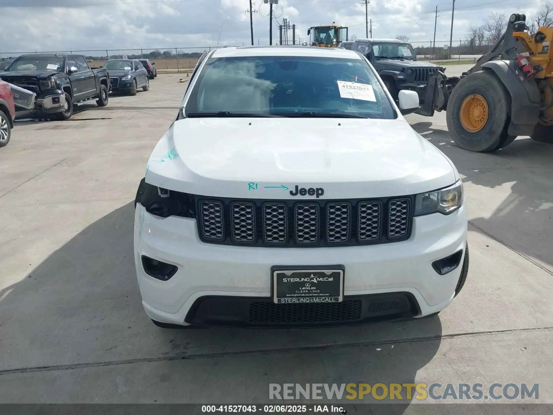 13 Photograph of a damaged car 1C4RJEAG9MC713822 JEEP GRAND CHEROKEE 2021