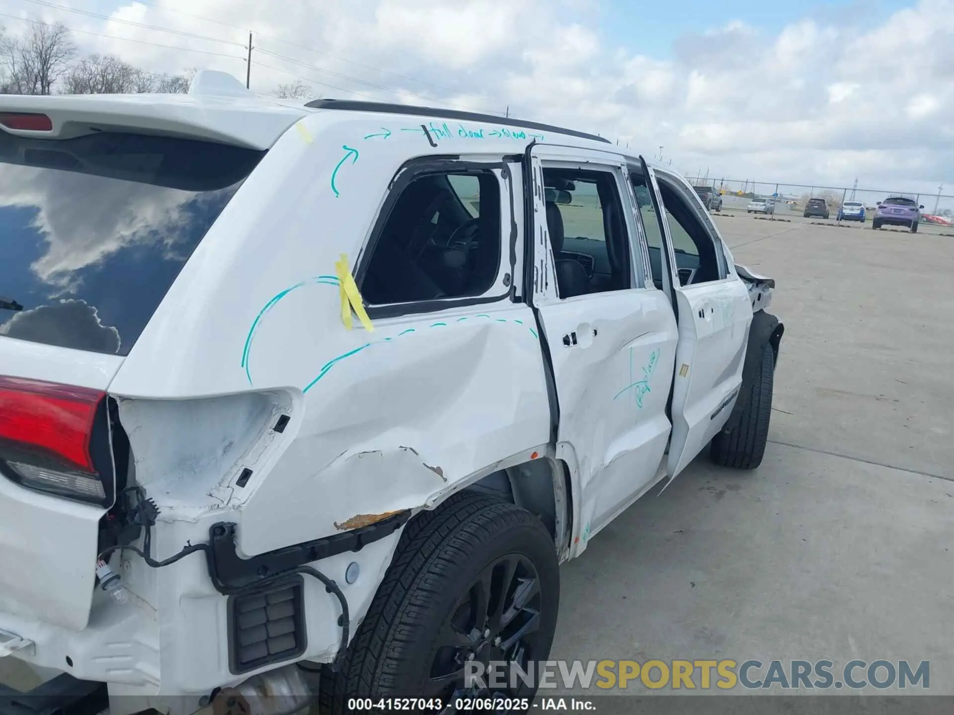 19 Photograph of a damaged car 1C4RJEAG9MC713822 JEEP GRAND CHEROKEE 2021