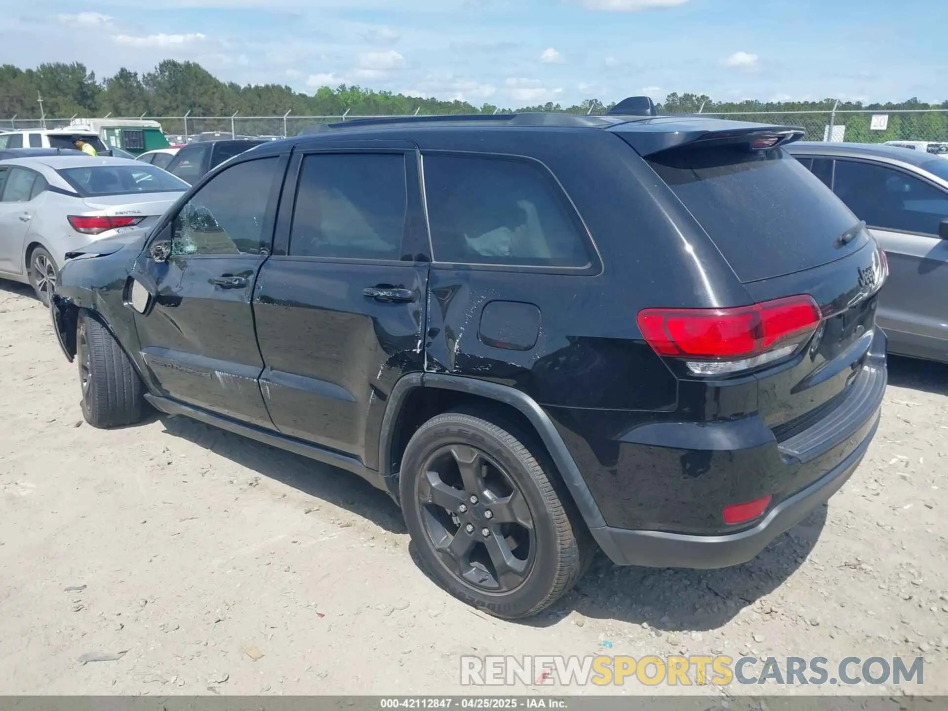 14 Photograph of a damaged car 1C4RJEAG9MC740244 JEEP GRAND CHEROKEE 2021