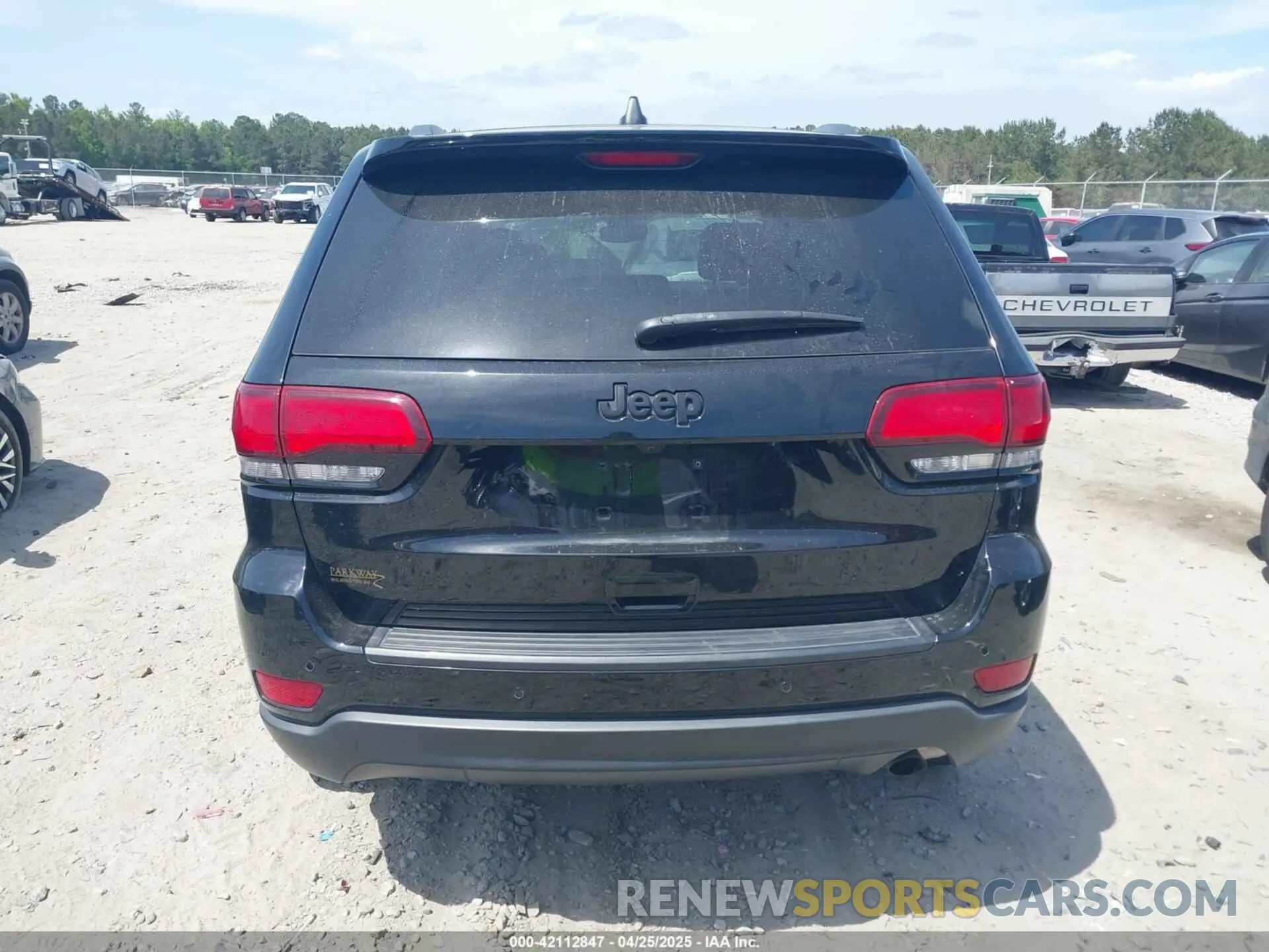 16 Photograph of a damaged car 1C4RJEAG9MC740244 JEEP GRAND CHEROKEE 2021