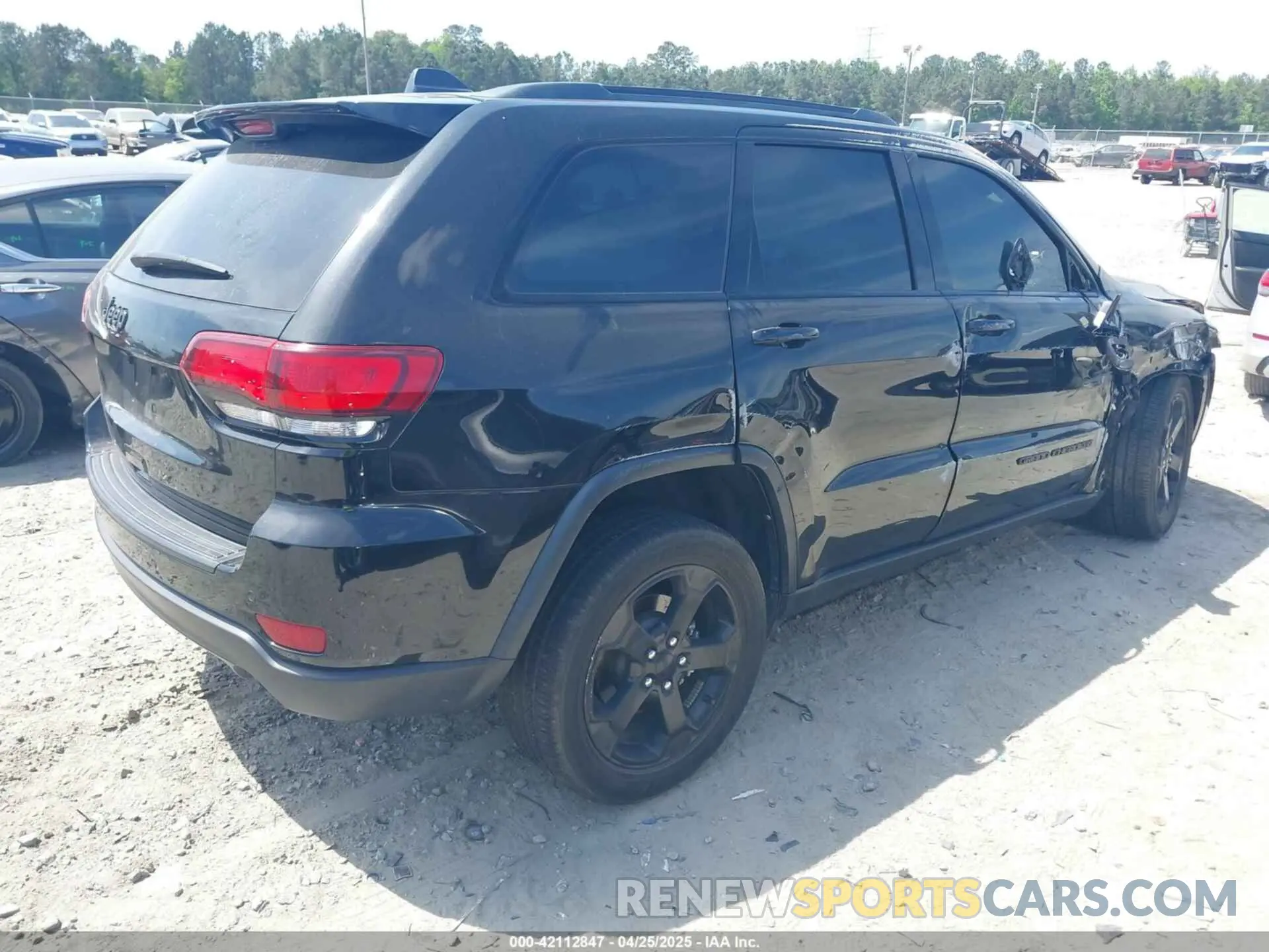 4 Photograph of a damaged car 1C4RJEAG9MC740244 JEEP GRAND CHEROKEE 2021