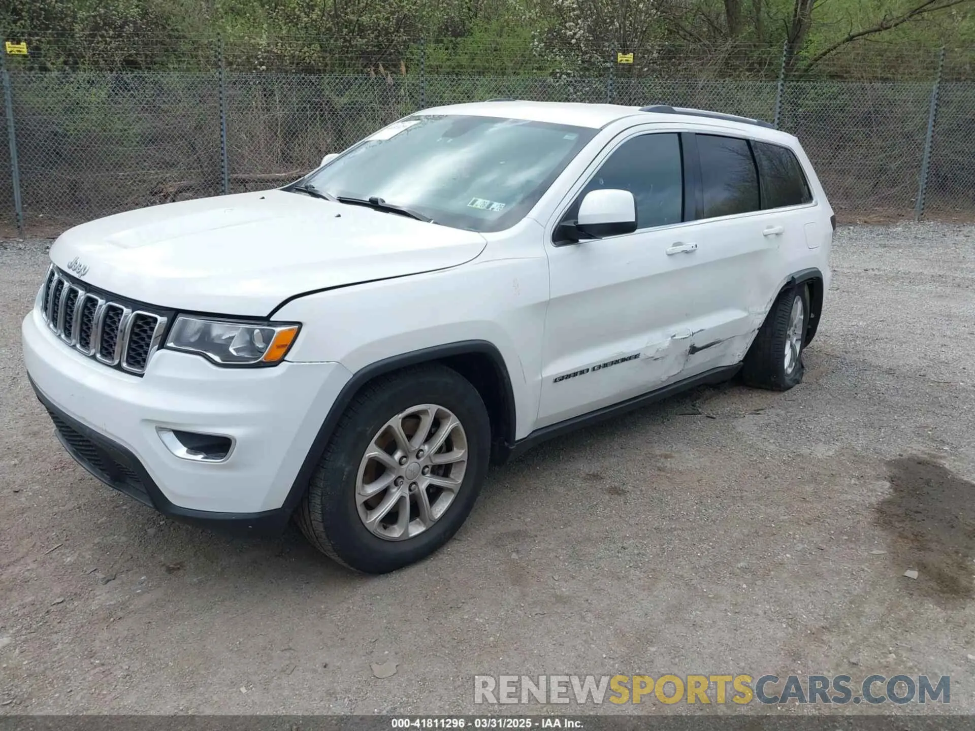 2 Photograph of a damaged car 1C4RJEAGXMC813573 JEEP GRAND CHEROKEE 2021