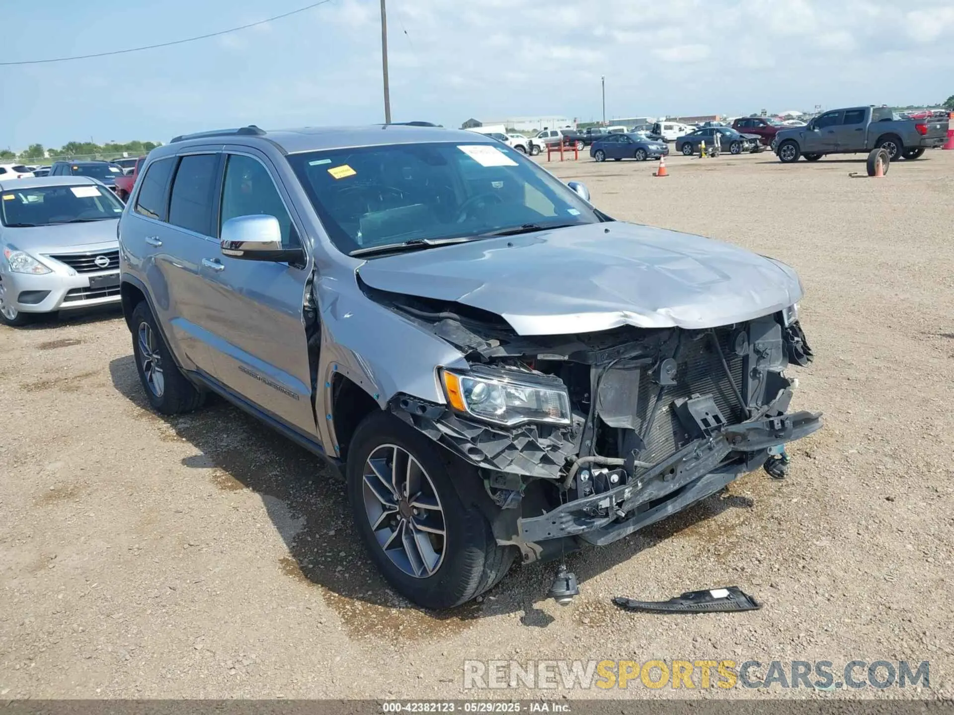 1 Photograph of a damaged car 1C4RJEBG4MC679383 JEEP GRAND CHEROKEE 2021