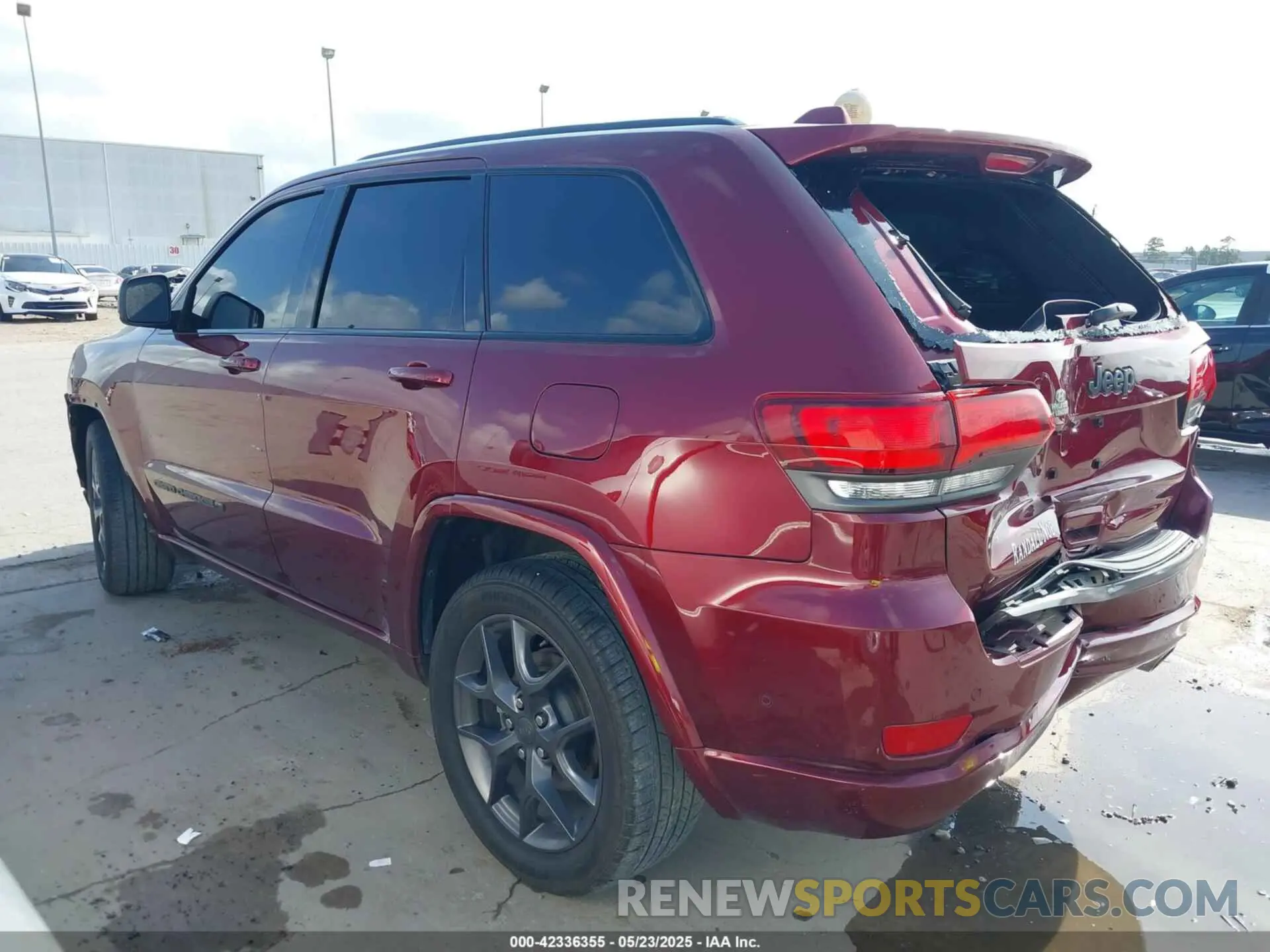 3 Photograph of a damaged car 1C4RJEBG6MC783440 JEEP GRAND CHEROKEE 2021