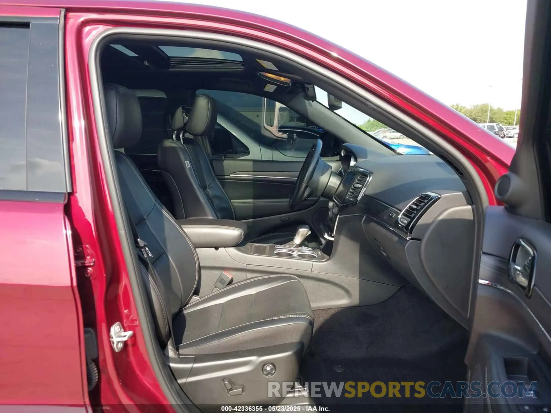 5 Photograph of a damaged car 1C4RJEBG6MC783440 JEEP GRAND CHEROKEE 2021