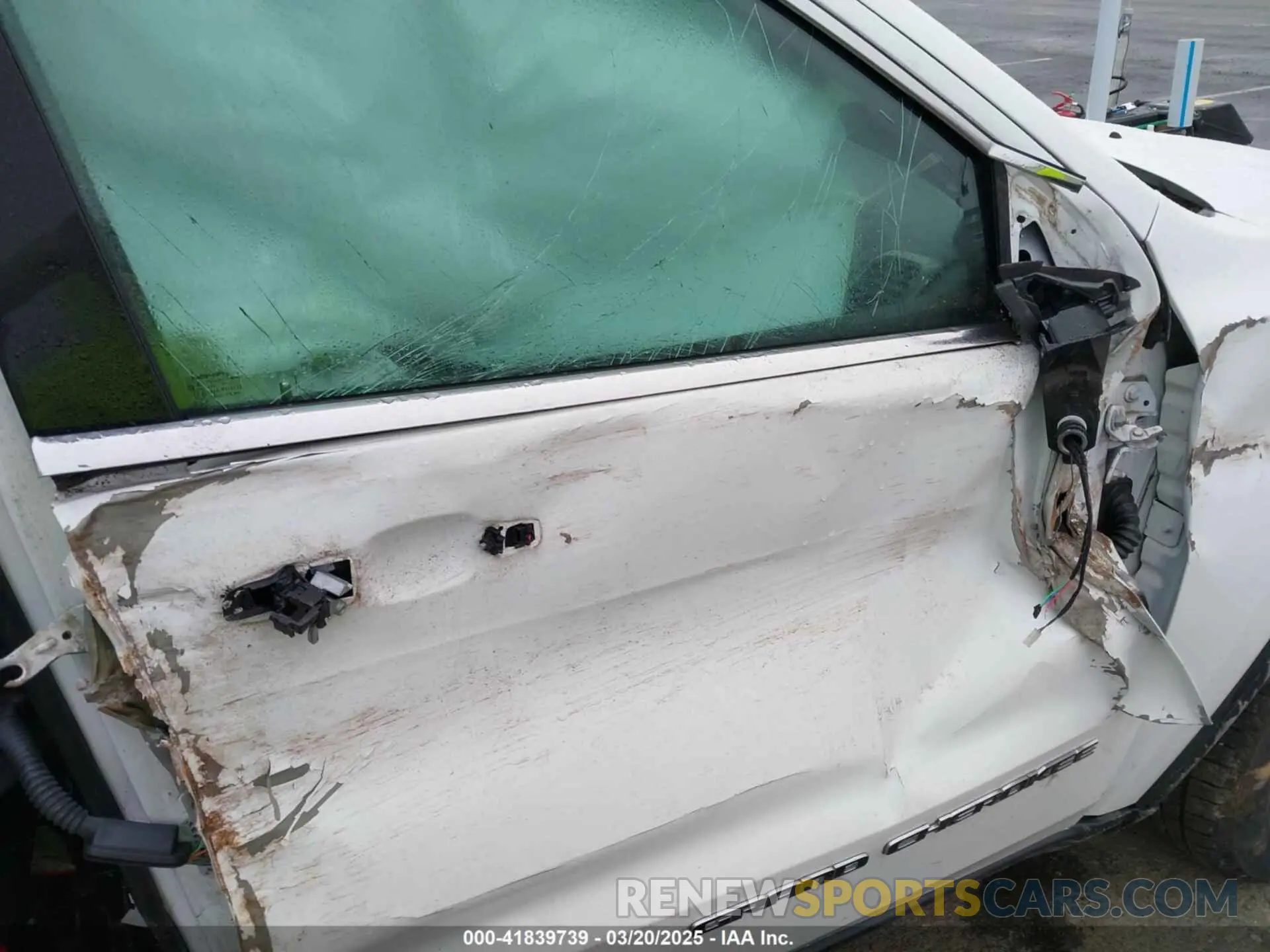 5 Photograph of a damaged car 1C4RJFAG1MC730698 JEEP GRAND CHEROKEE 2021