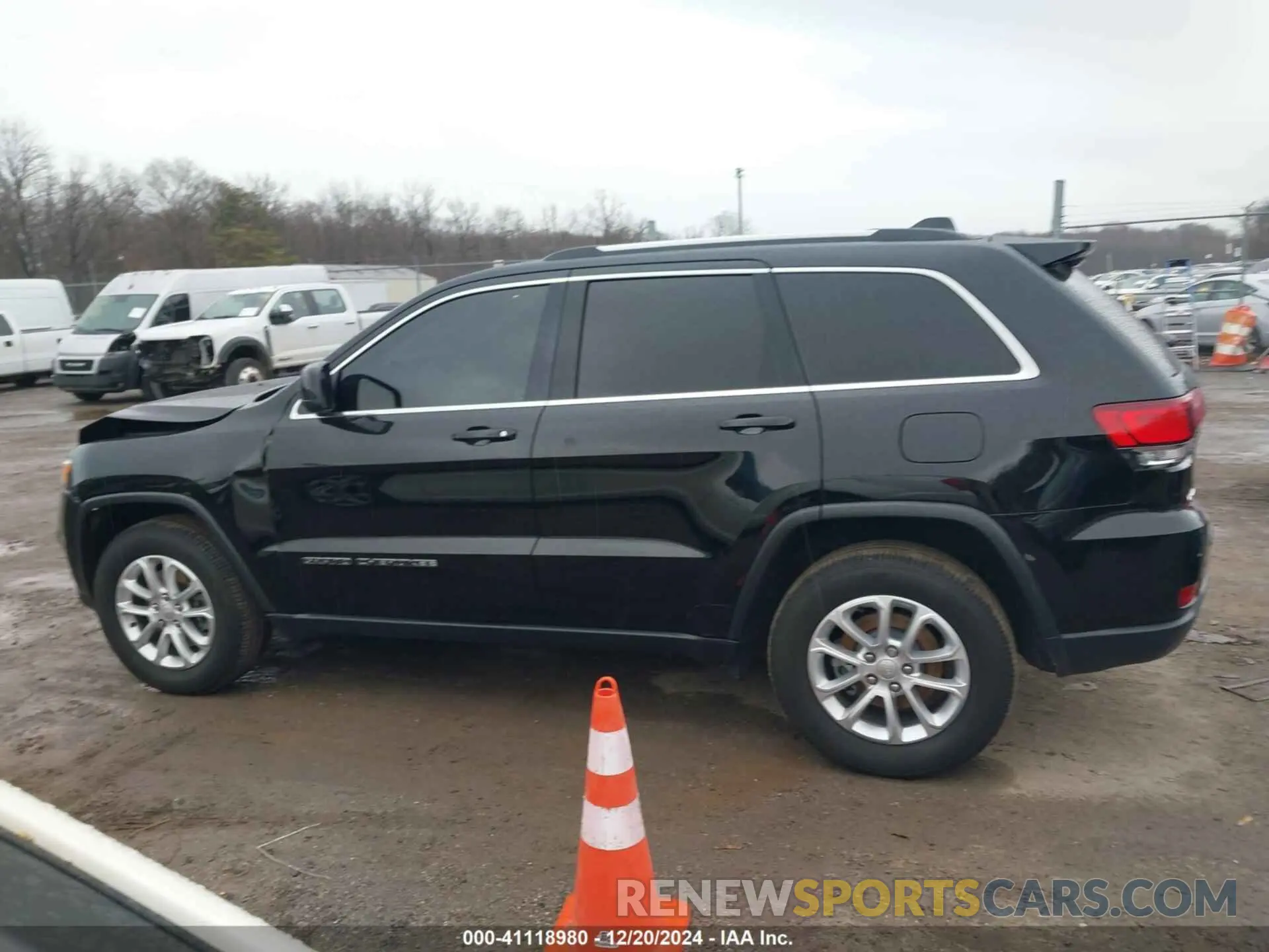 14 Photograph of a damaged car 1C4RJFAG1MC828792 JEEP GRAND CHEROKEE 2021