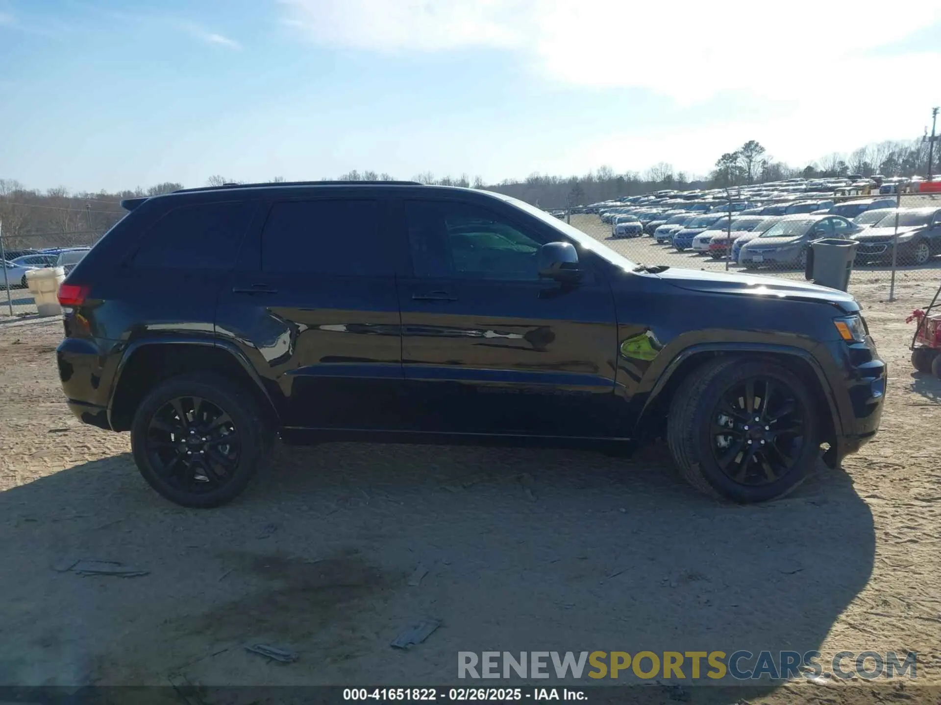 14 Photograph of a damaged car 1C4RJFAG4MC529961 JEEP GRAND CHEROKEE 2021