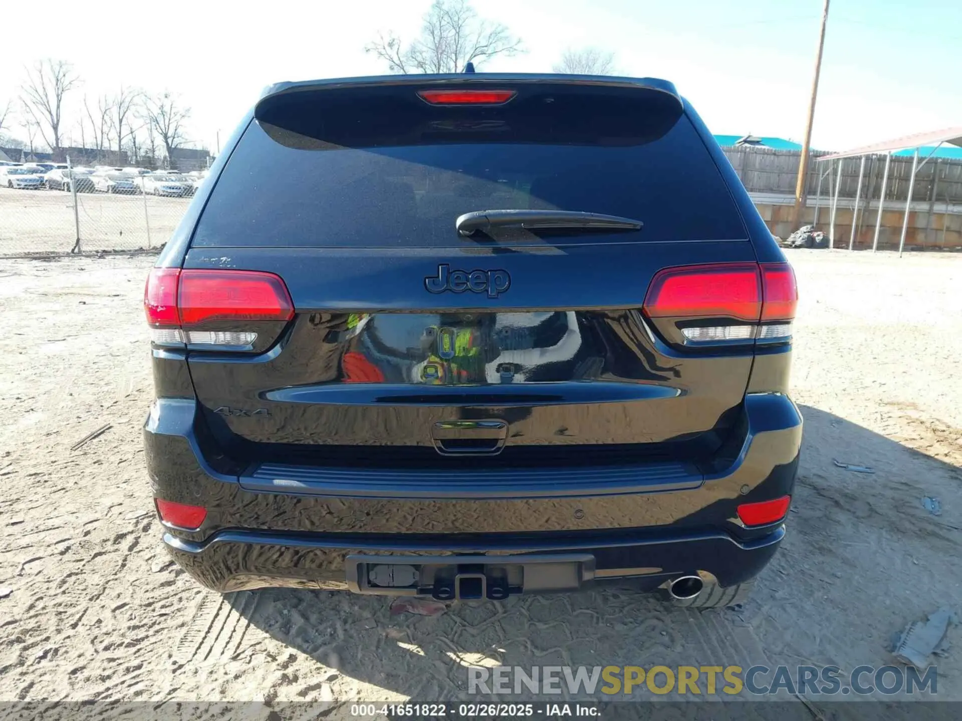 17 Photograph of a damaged car 1C4RJFAG4MC529961 JEEP GRAND CHEROKEE 2021