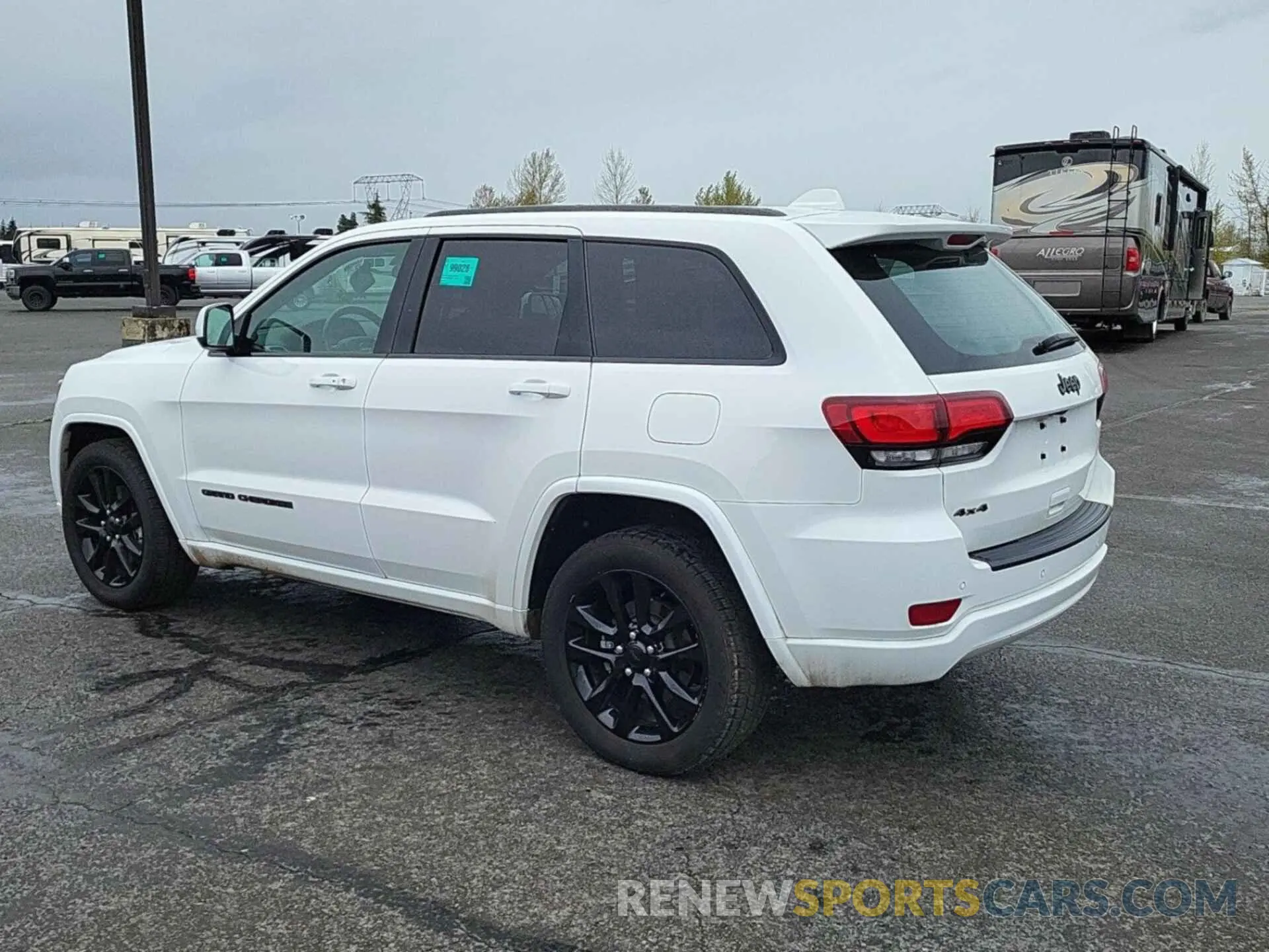 31 Photograph of a damaged car 1C4RJFAG4MC627789 JEEP GRAND CHEROKEE 2021