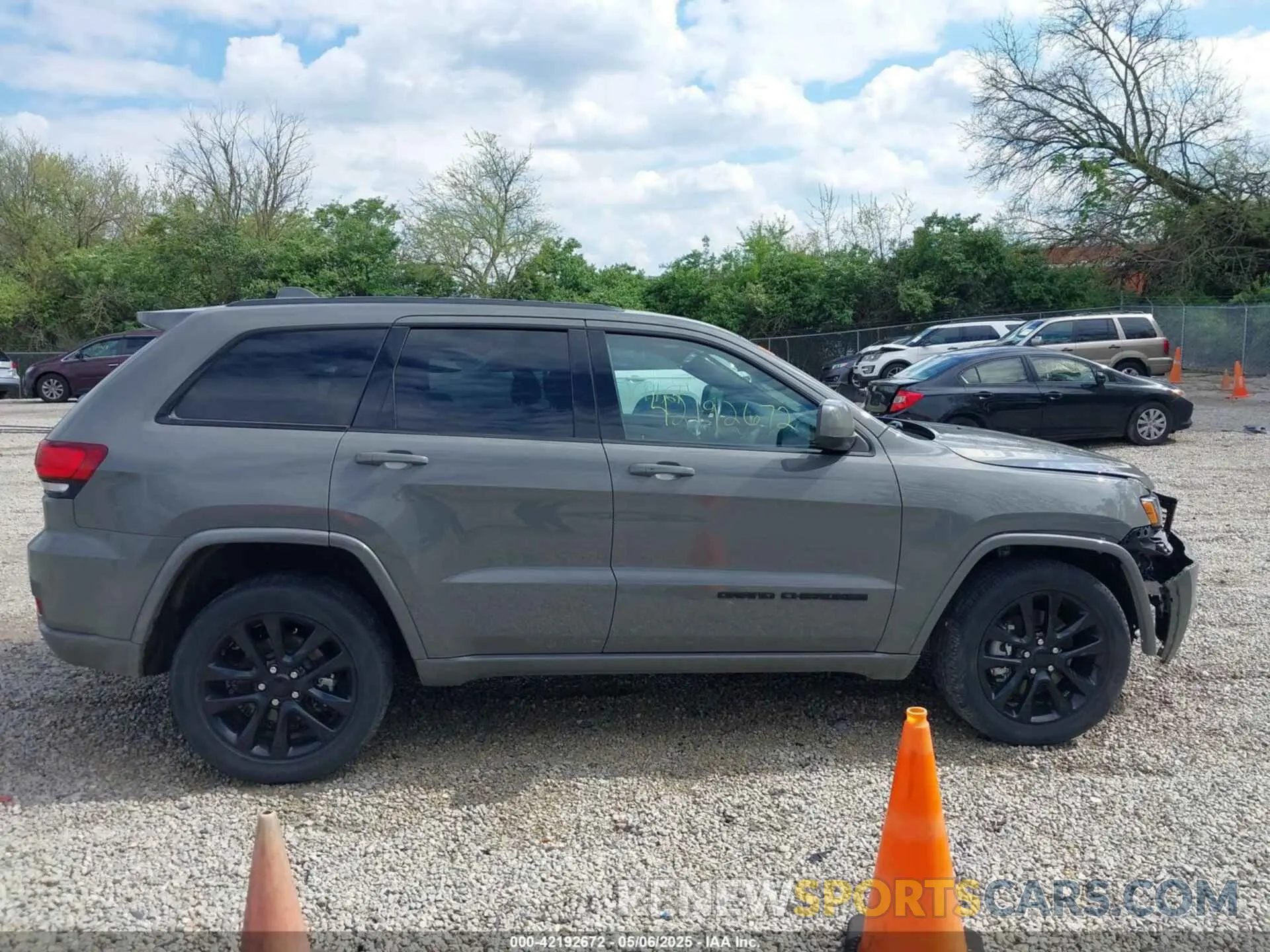14 Photograph of a damaged car 1C4RJFAG4MC700384 JEEP GRAND CHEROKEE 2021