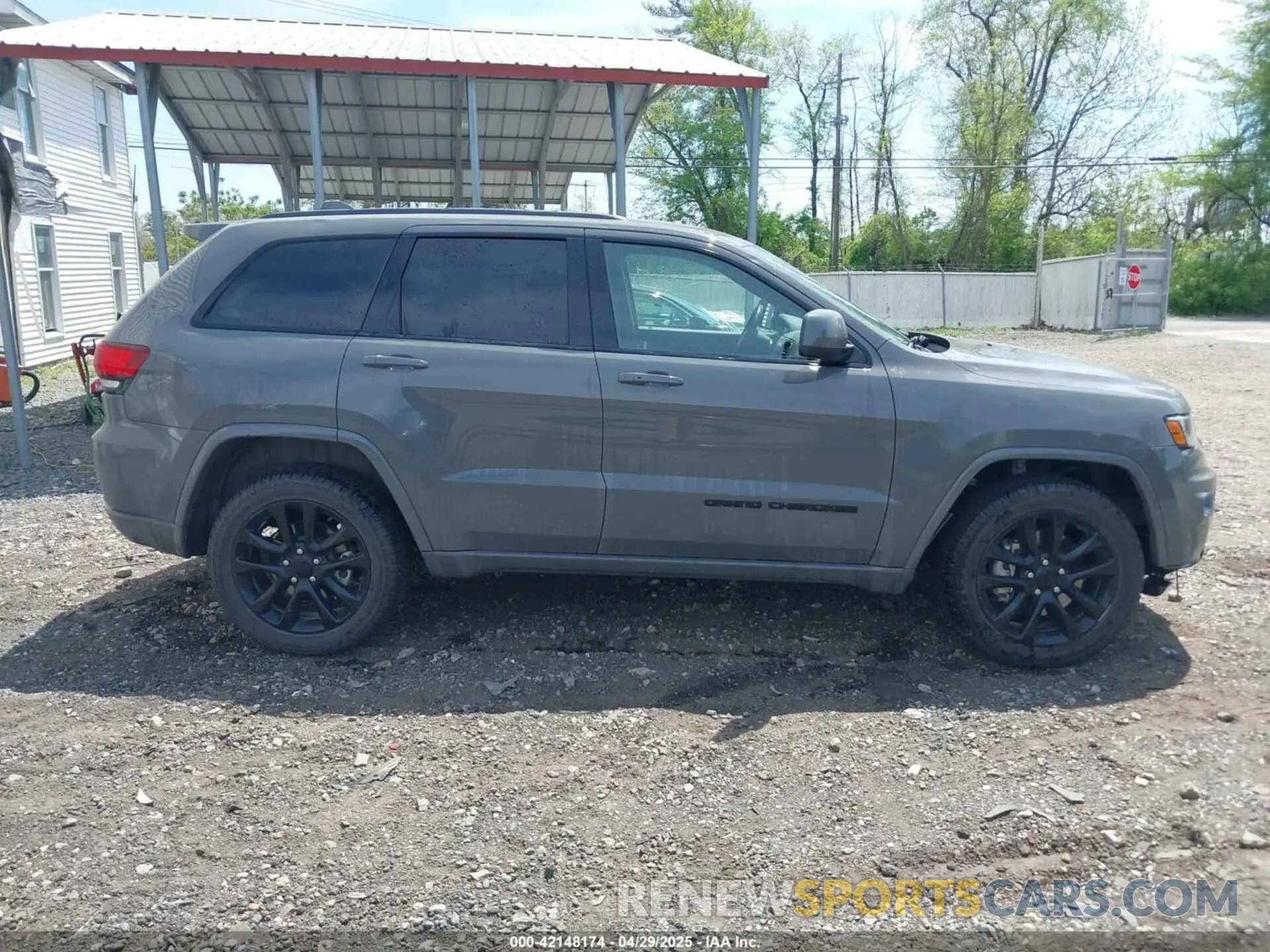 13 Photograph of a damaged car 1C4RJFAG5MC654581 JEEP GRAND CHEROKEE 2021