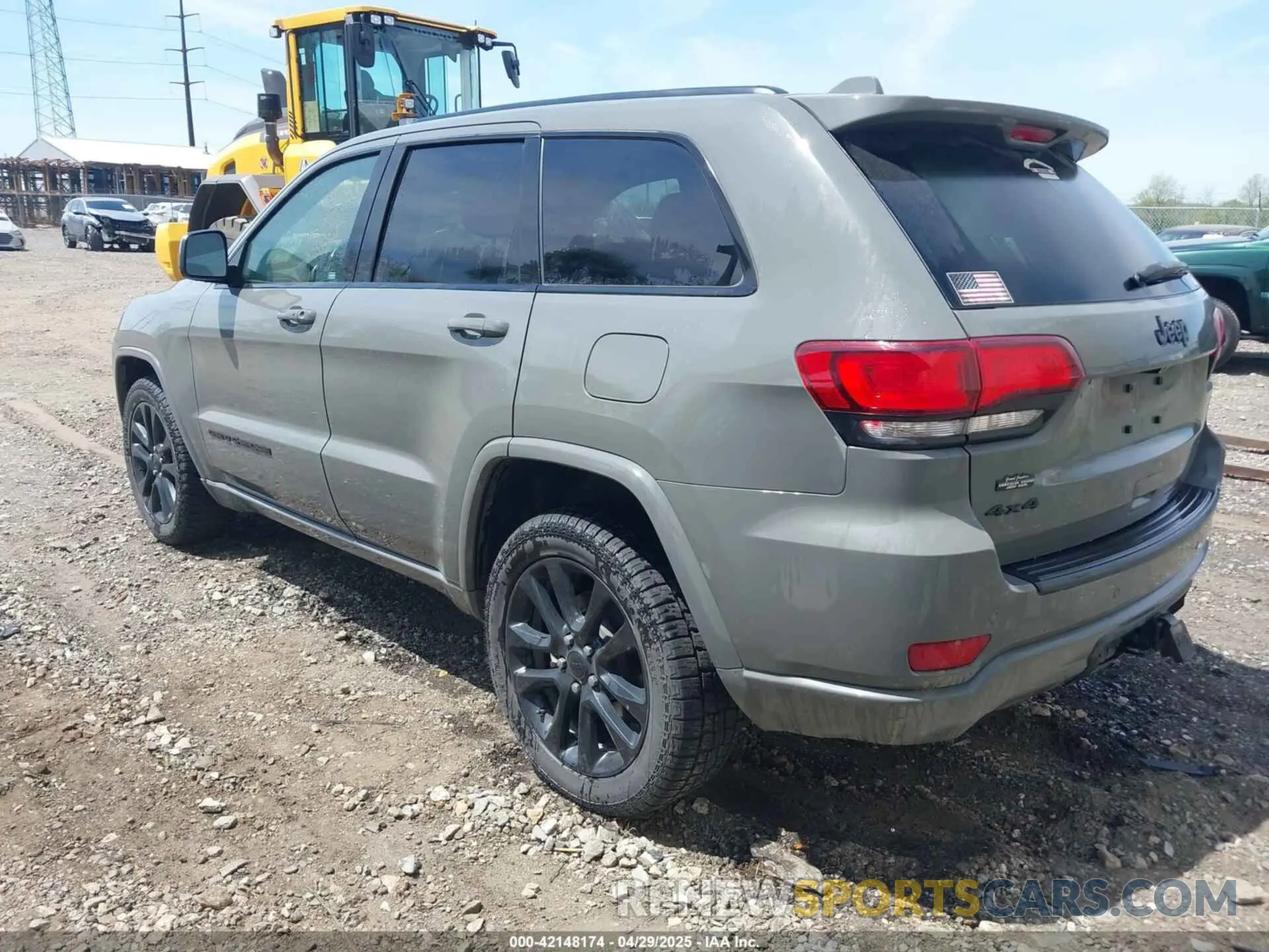 3 Photograph of a damaged car 1C4RJFAG5MC654581 JEEP GRAND CHEROKEE 2021