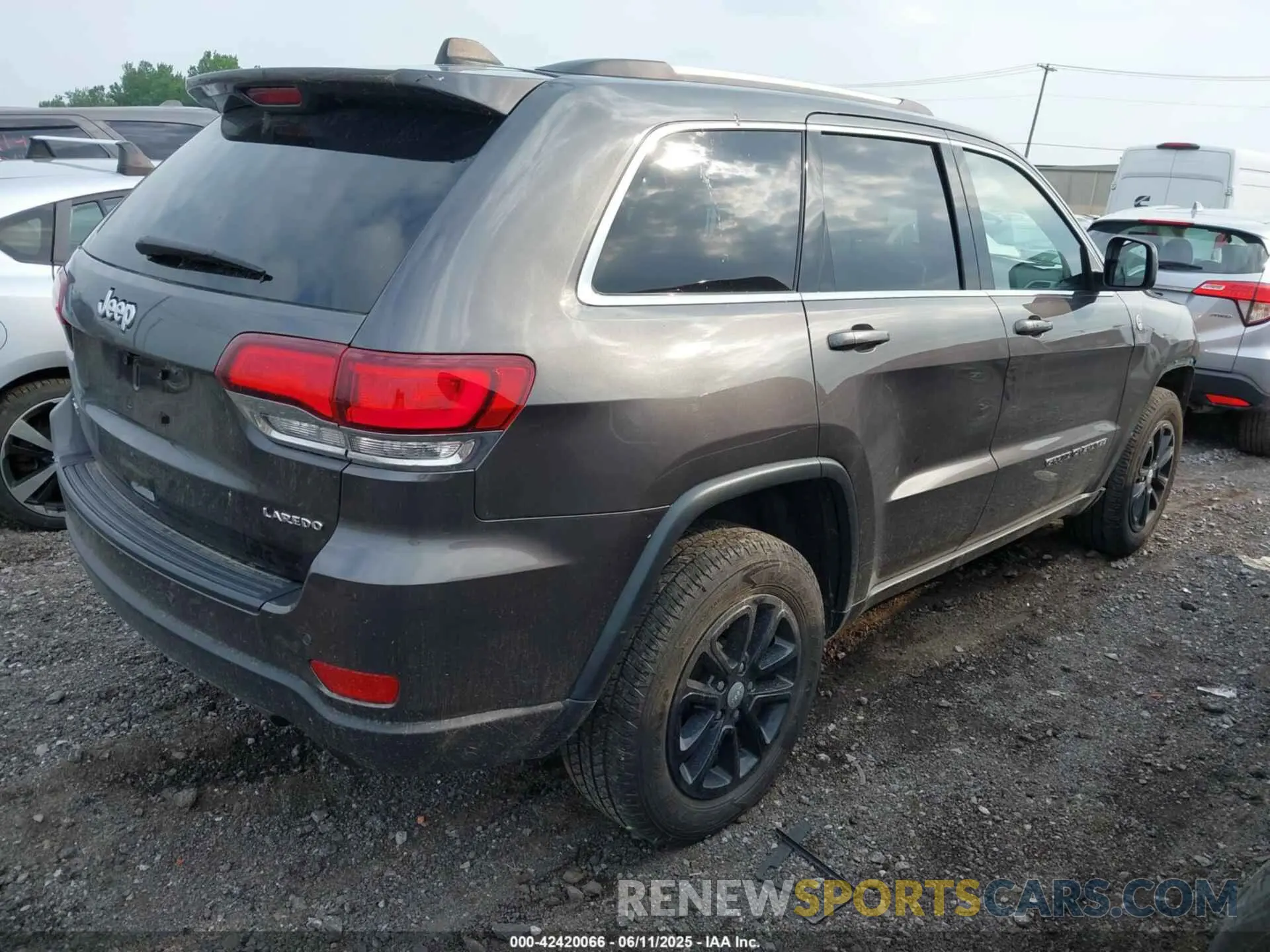 4 Photograph of a damaged car 1C4RJFAG5MC691307 JEEP GRAND CHEROKEE 2021