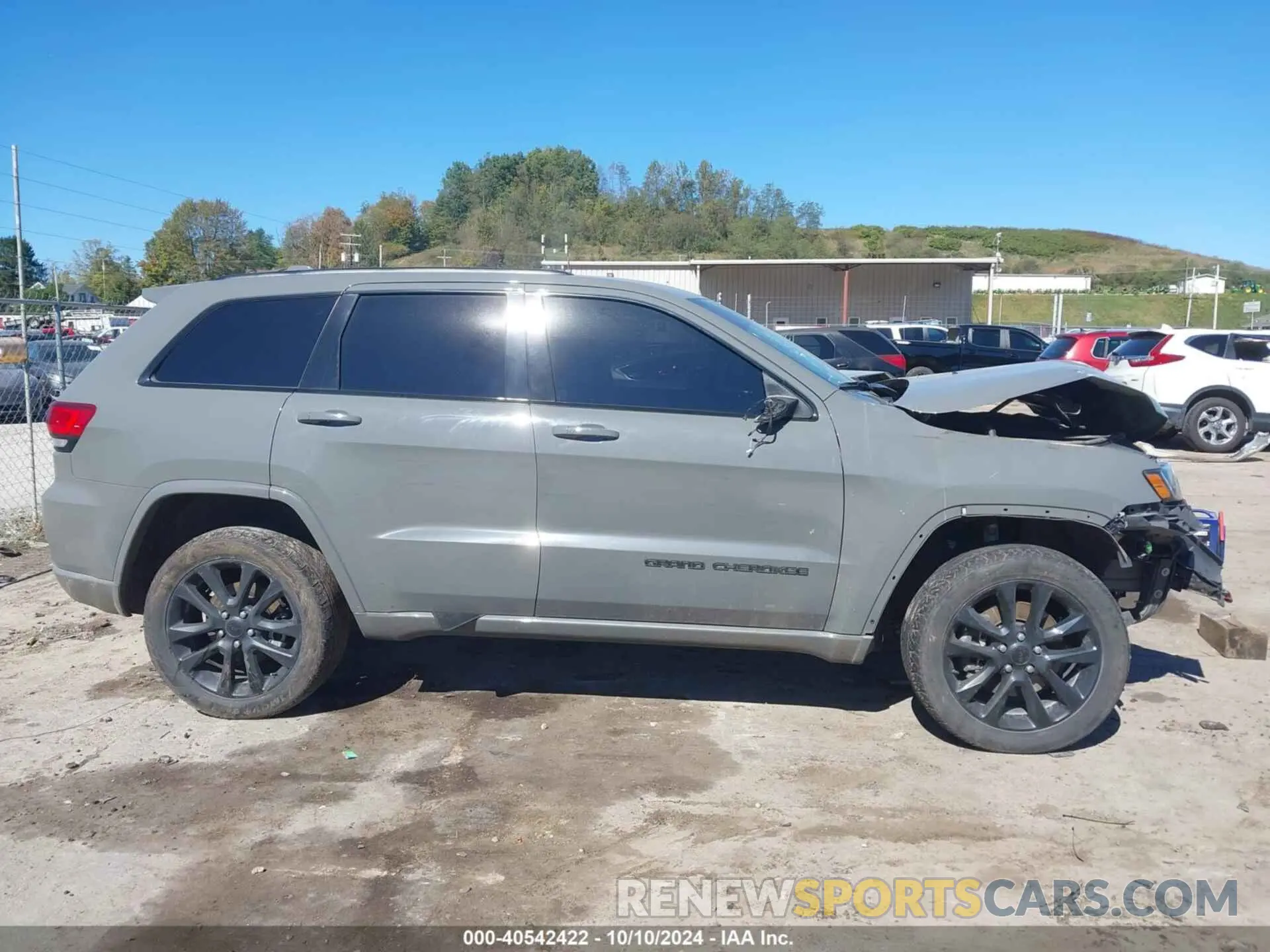 14 Photograph of a damaged car 1C4RJFAG5MC703021 JEEP GRAND CHEROKEE 2021