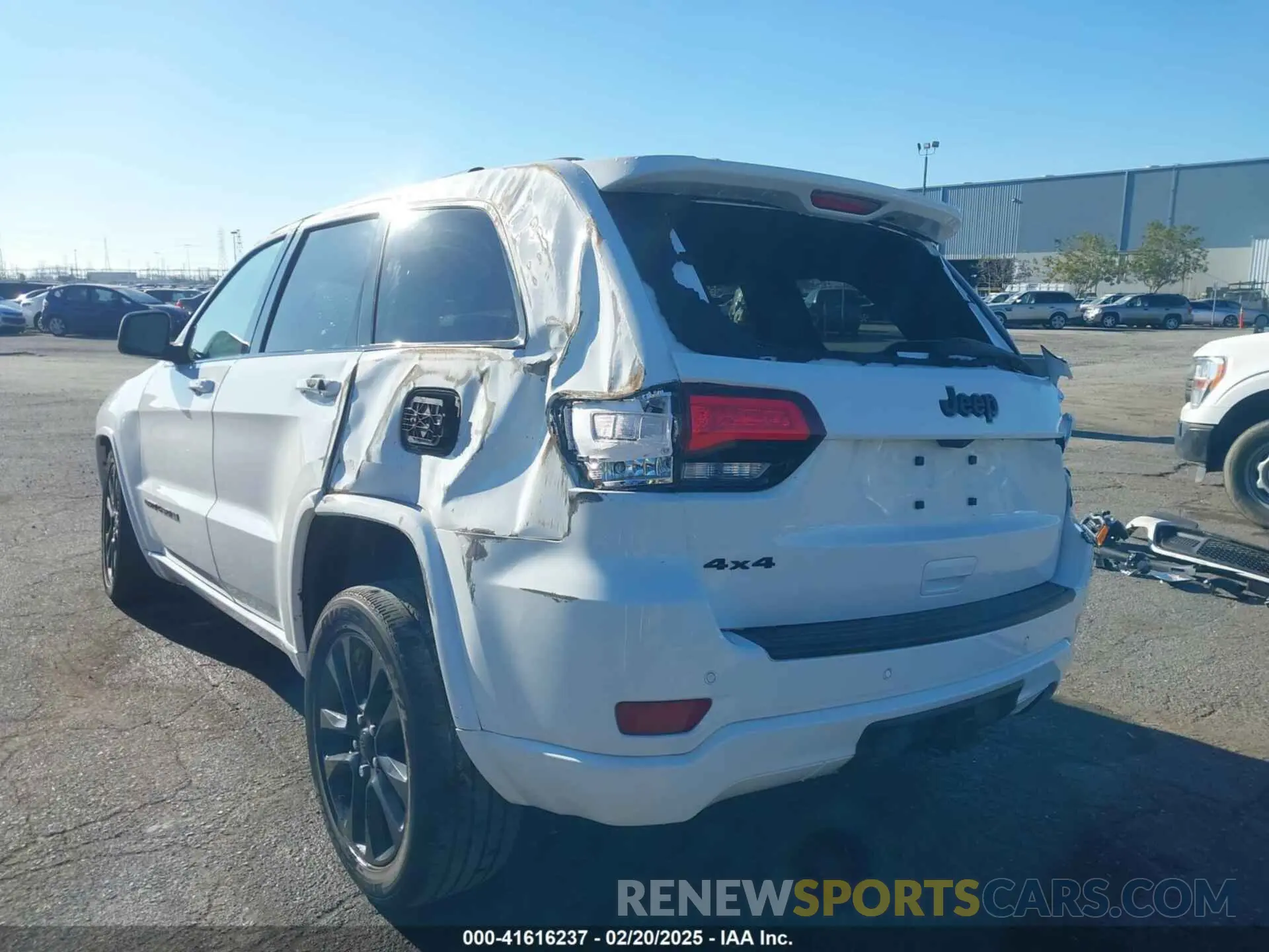 3 Photograph of a damaged car 1C4RJFAG6MC562086 JEEP GRAND CHEROKEE 2021
