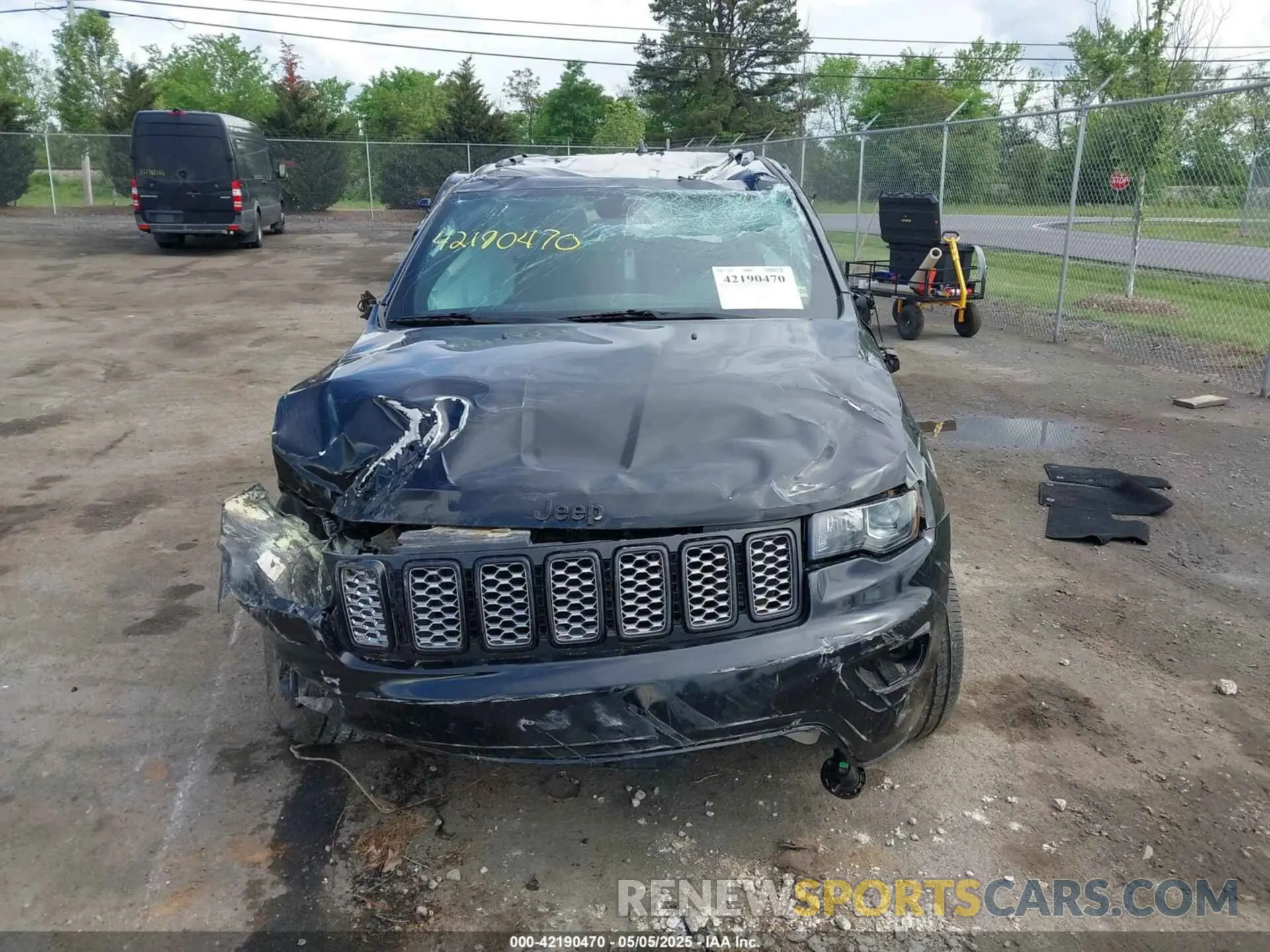 13 Photograph of a damaged car 1C4RJFAG6MC623212 JEEP GRAND CHEROKEE 2021