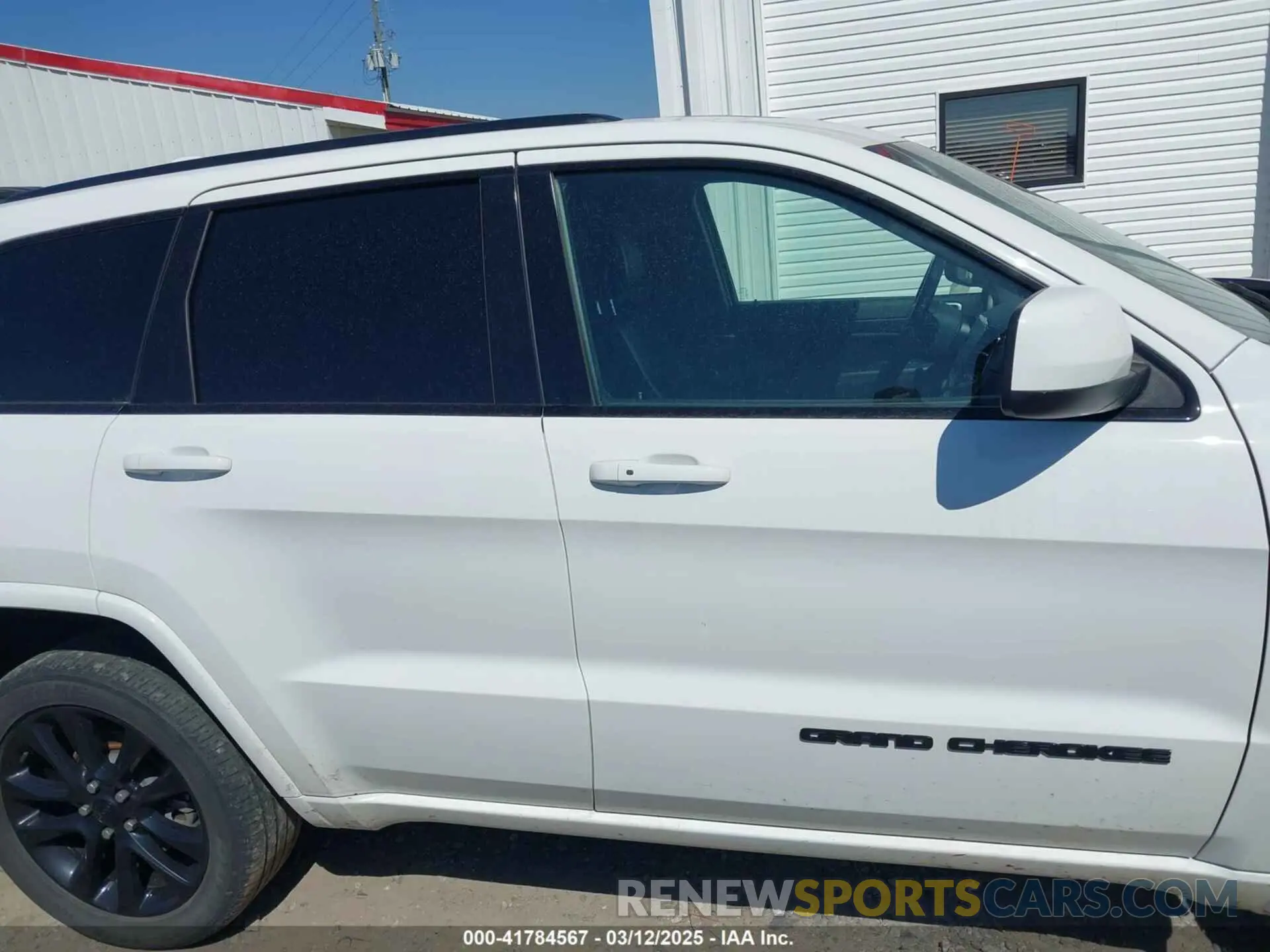 13 Photograph of a damaged car 1C4RJFAG7MC705966 JEEP GRAND CHEROKEE 2021