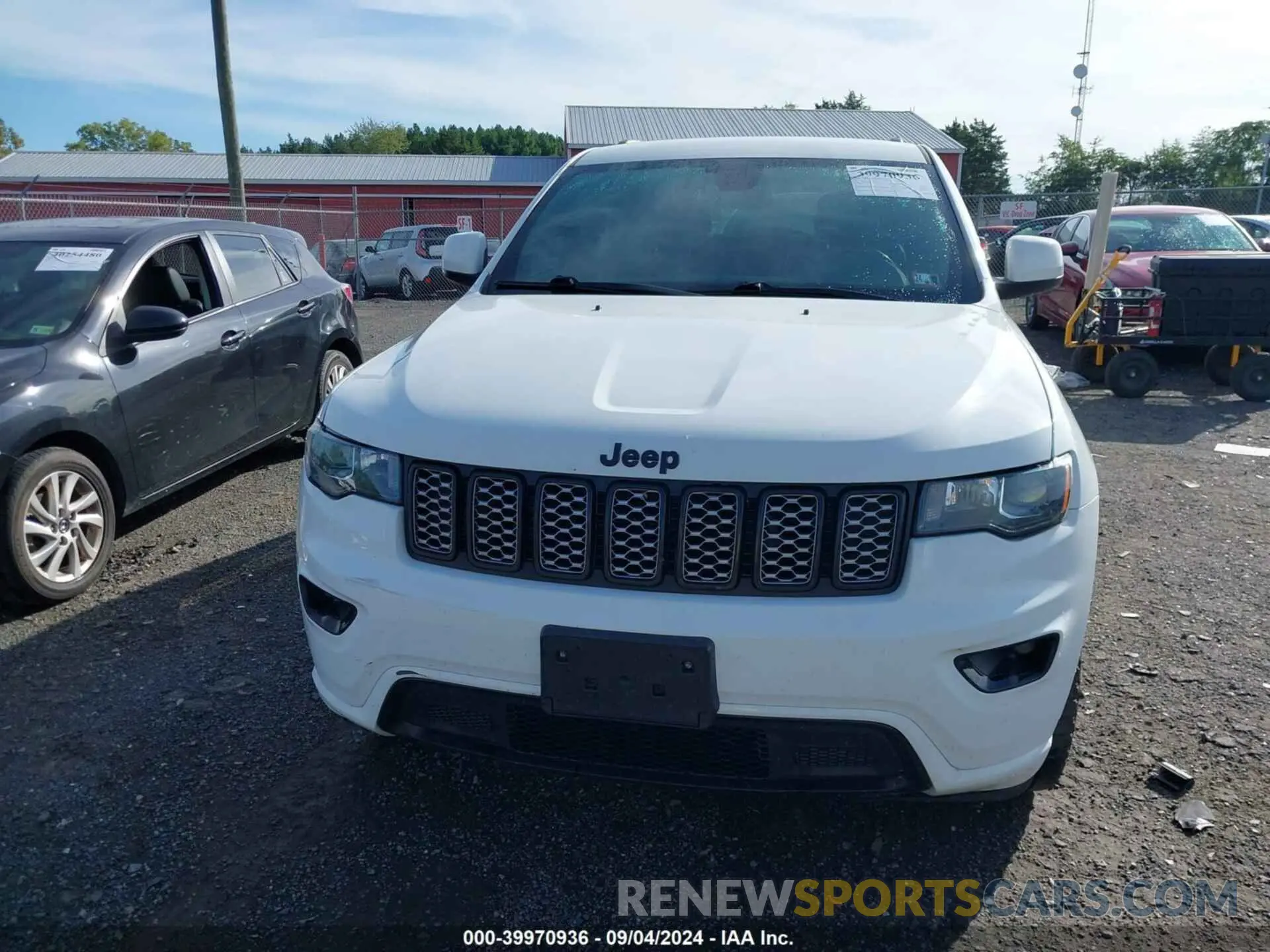 12 Photograph of a damaged car 1C4RJFAG7MC828165 JEEP GRAND CHEROKEE 2021