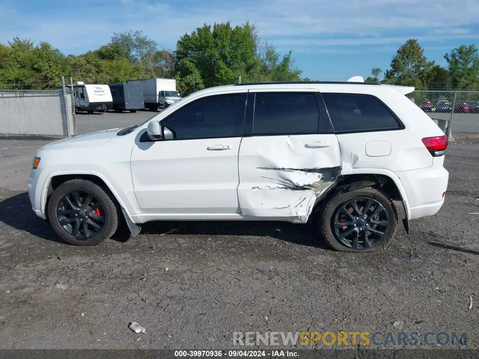14 Photograph of a damaged car 1C4RJFAG7MC828165 JEEP GRAND CHEROKEE 2021